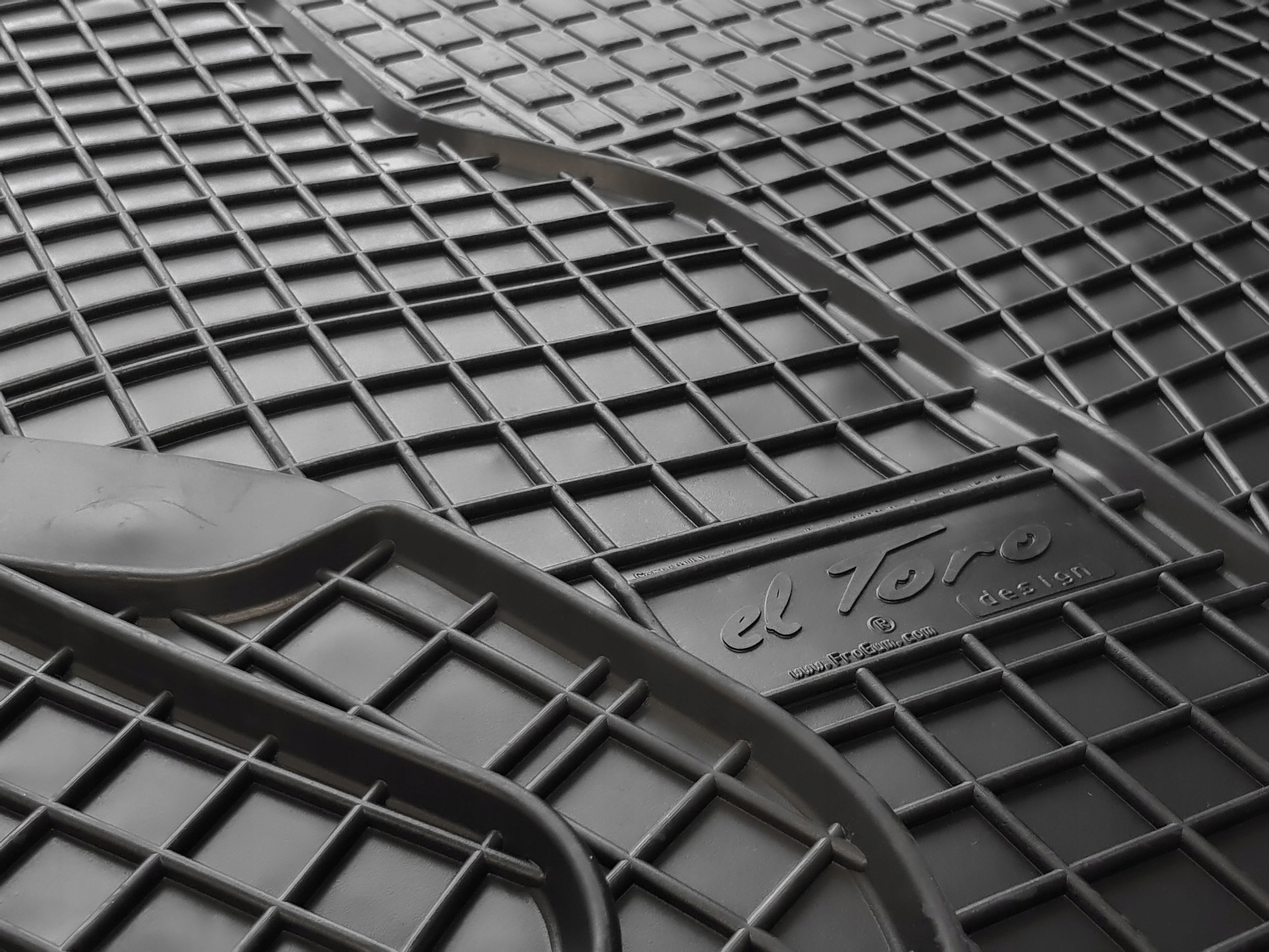 Toyota Corolla 2000-2006 Dywaniki gumowe Producent Frogum