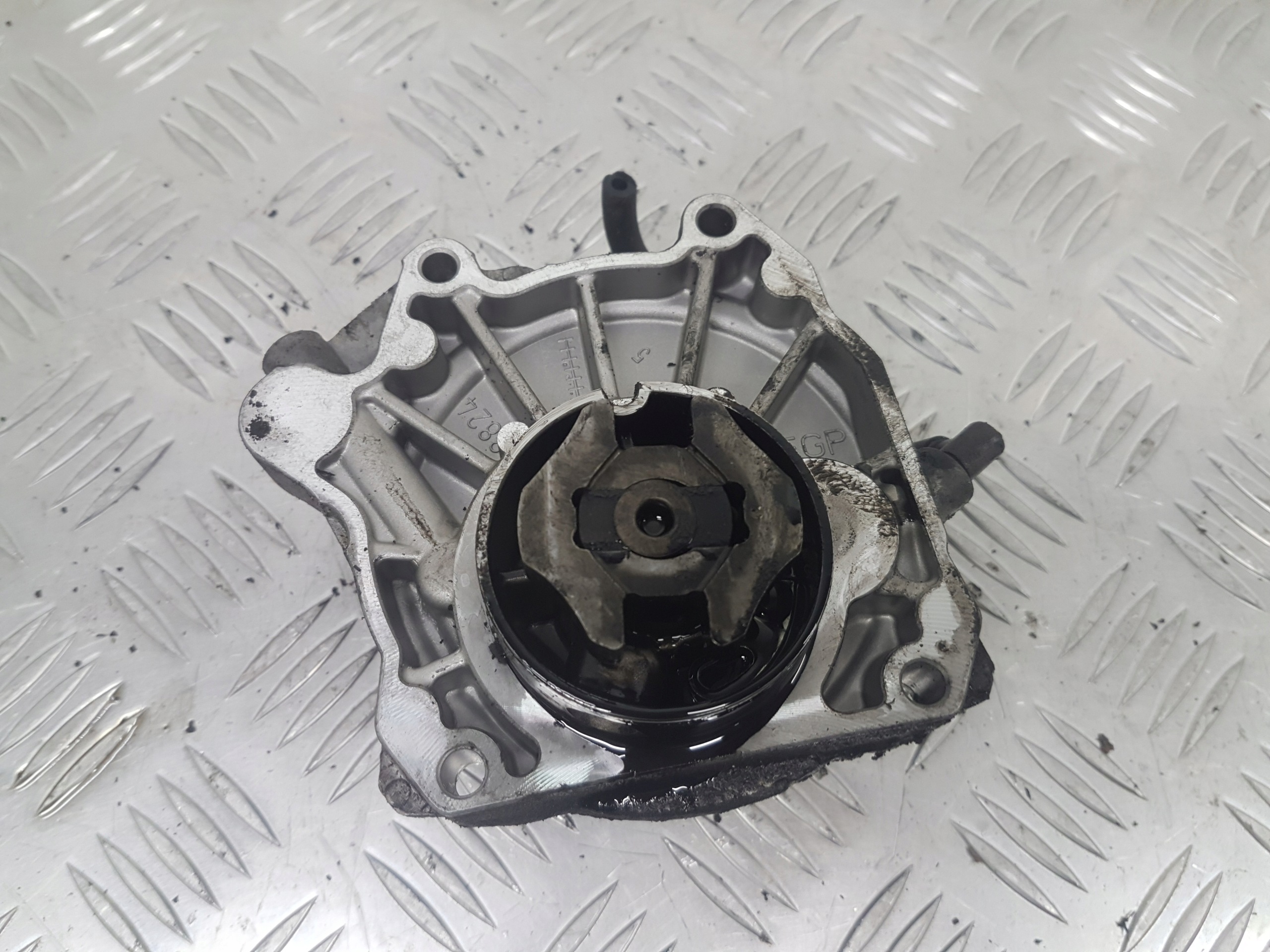 pump VACUM VAKUM OPEL INSIGNIA 55205446