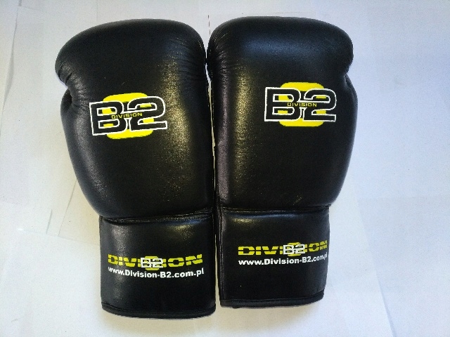 DIVISION SKÓRZANE RĘKAWICE BOKSERSKIE WIĄZANE 8 oz
