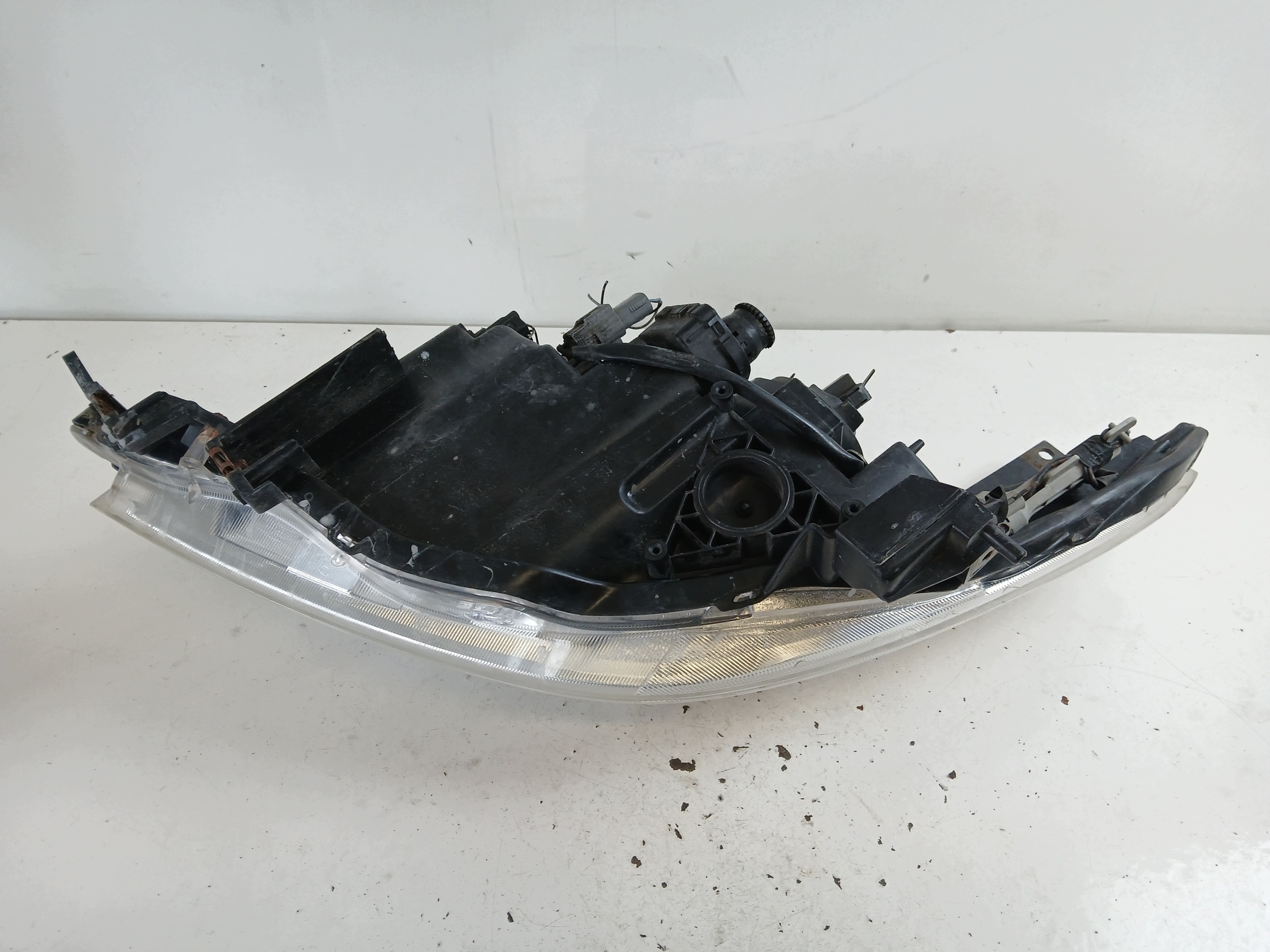 MAZDA 5 CR and light right front lens