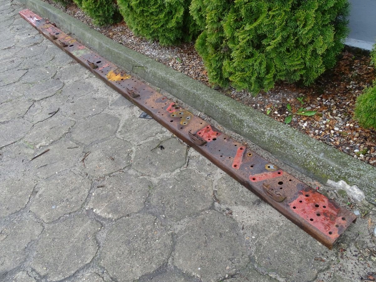 IVECO EUROCARGO 02-08 рамка правая сторона 550X18 #130