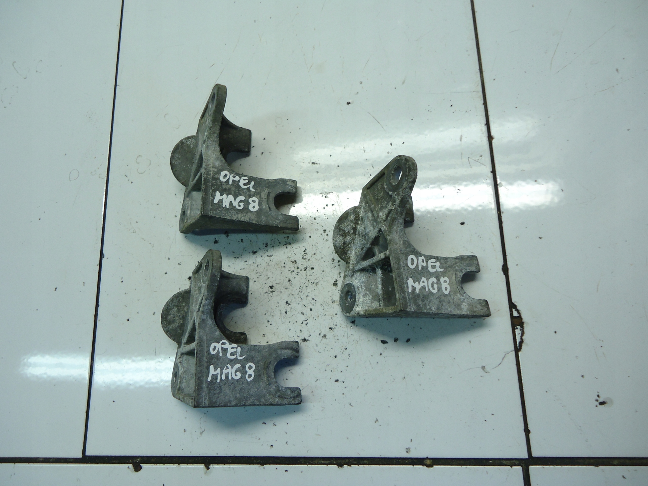OPEL ASTRA IV J 1.6CDTI B16DTH Halter LINEK Schalt getriebe 55588982