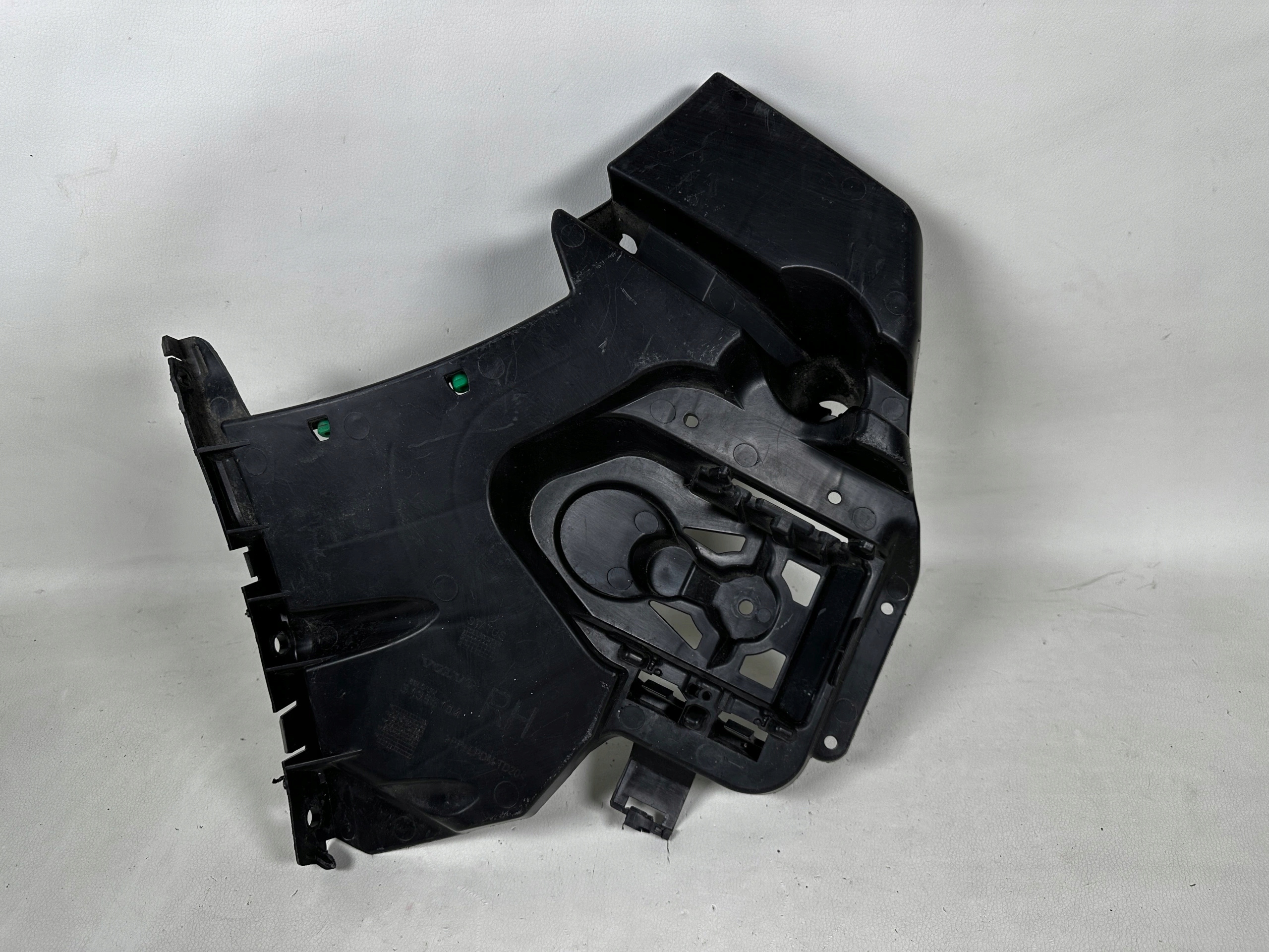 VOLVO V40 II bumper bracket right rear part 31395104