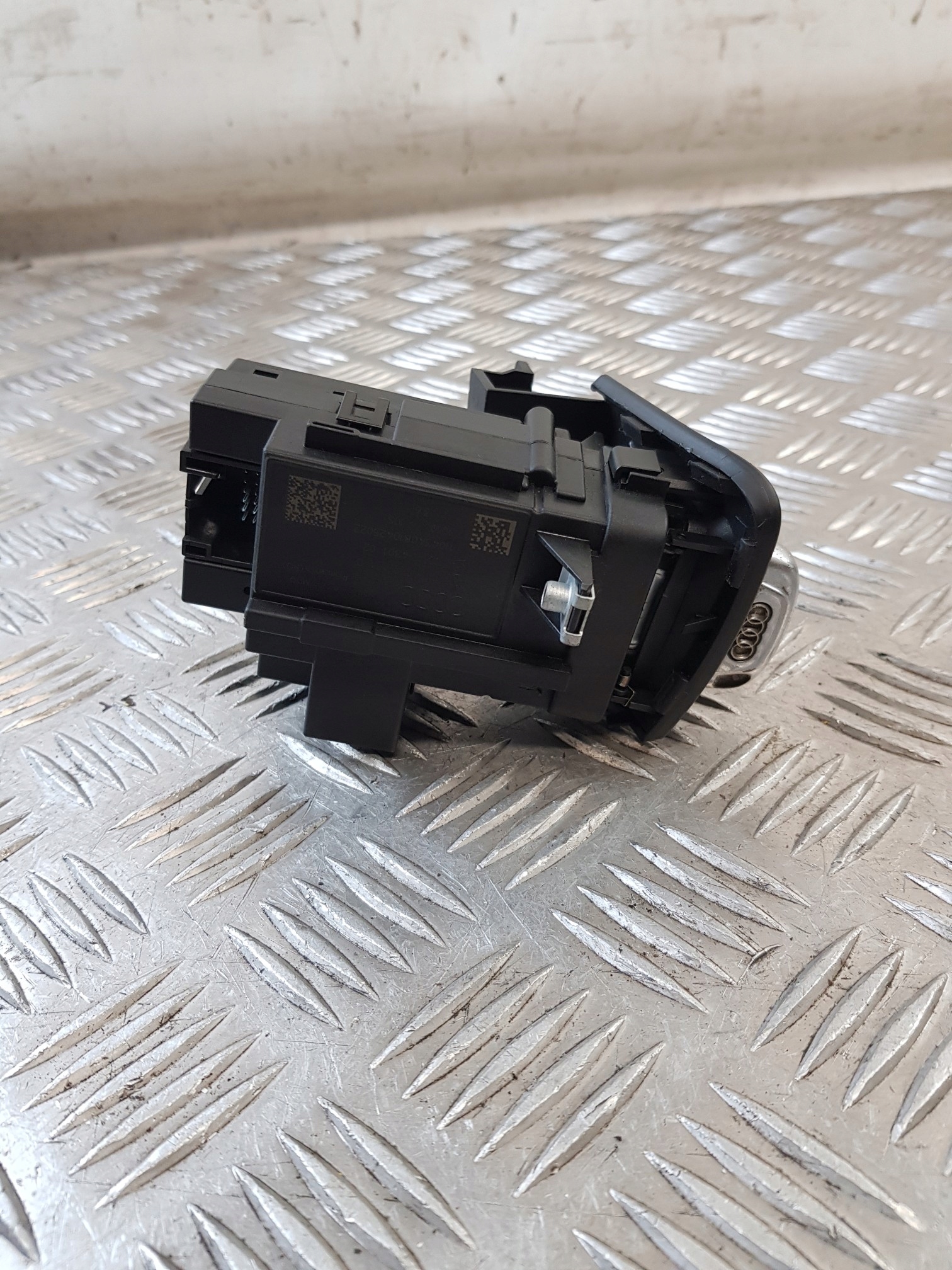 ignition key 8K0909131 AUDI A4 B8 2.0TDI 10R