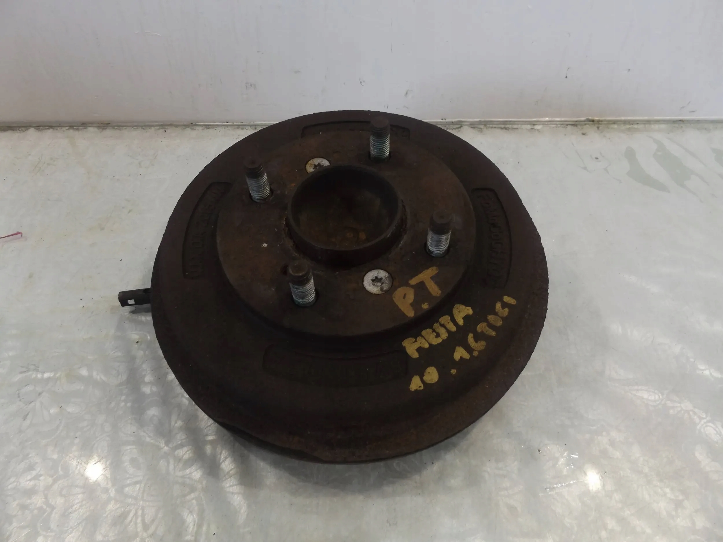 FIESTA Mk7 БАРАБАН СТУПИЦА ПРАВЫЙ ЗАД.