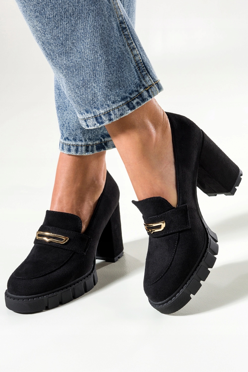 CZARNE MOKASYNY DAMSKIE PÓŁBUTY NA SŁUPKU ZE ZŁOTĄ OZDOBĄ MODNE r 39 Oryginalne opakowanie producenta pudełko