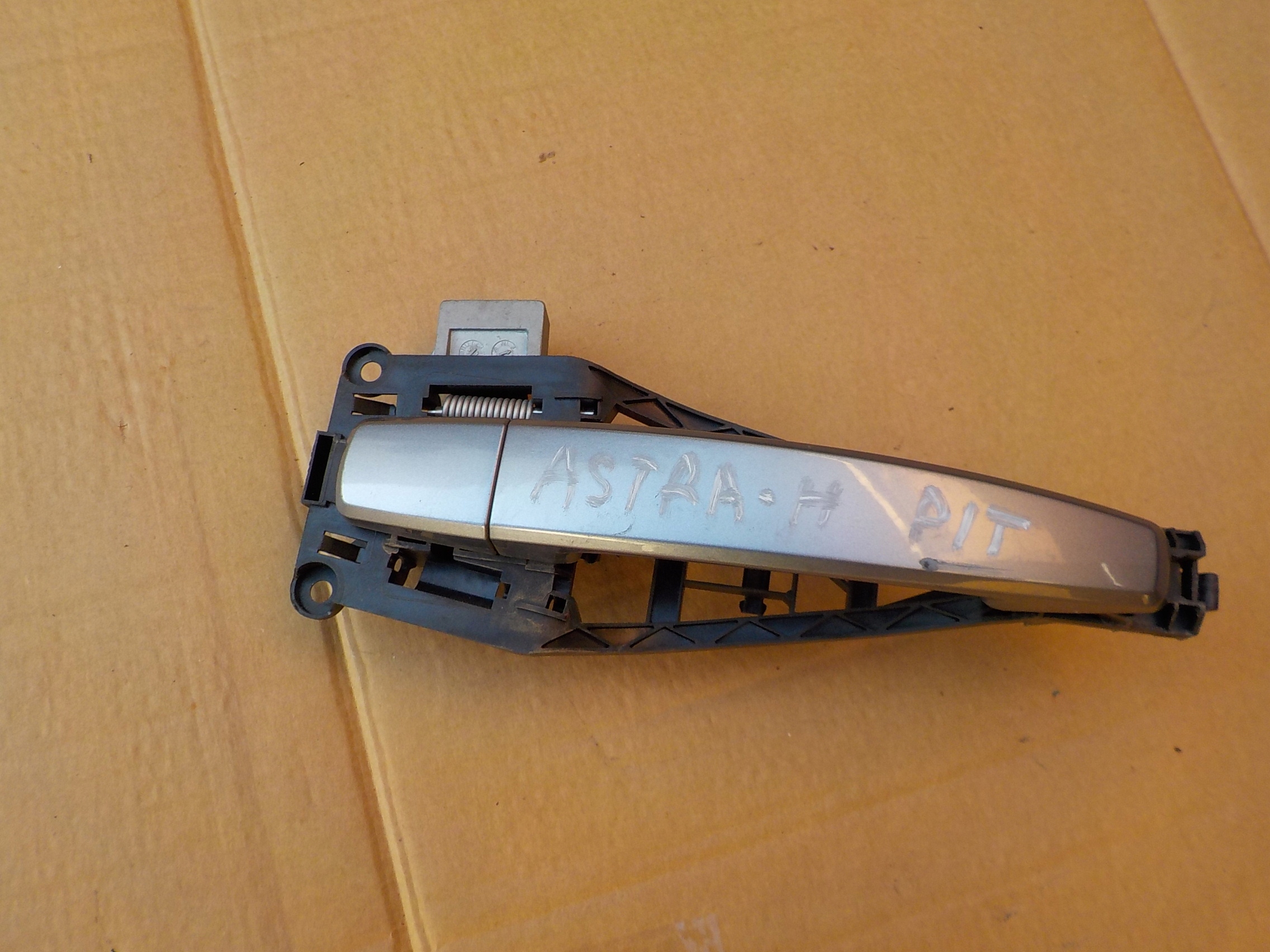handle right rear part opel astra H kombi 2006r