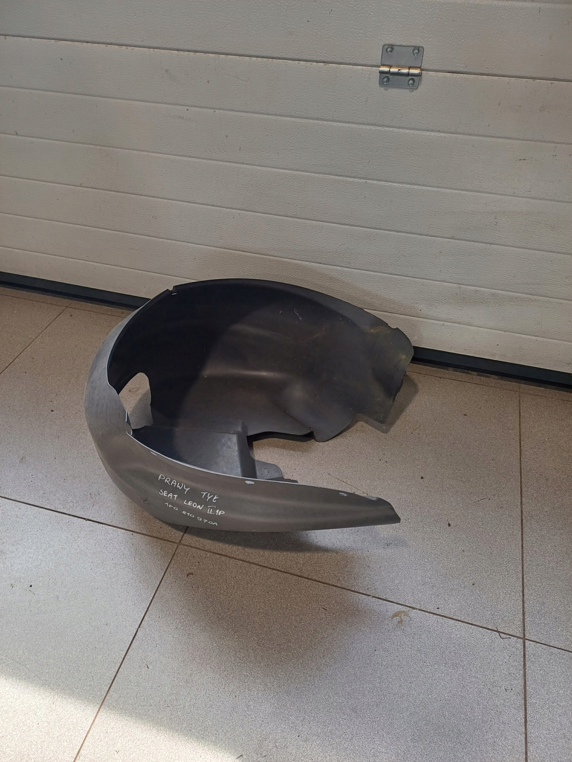 mudguard right rear part rear. SEAT LEON II 2 1P0810970A