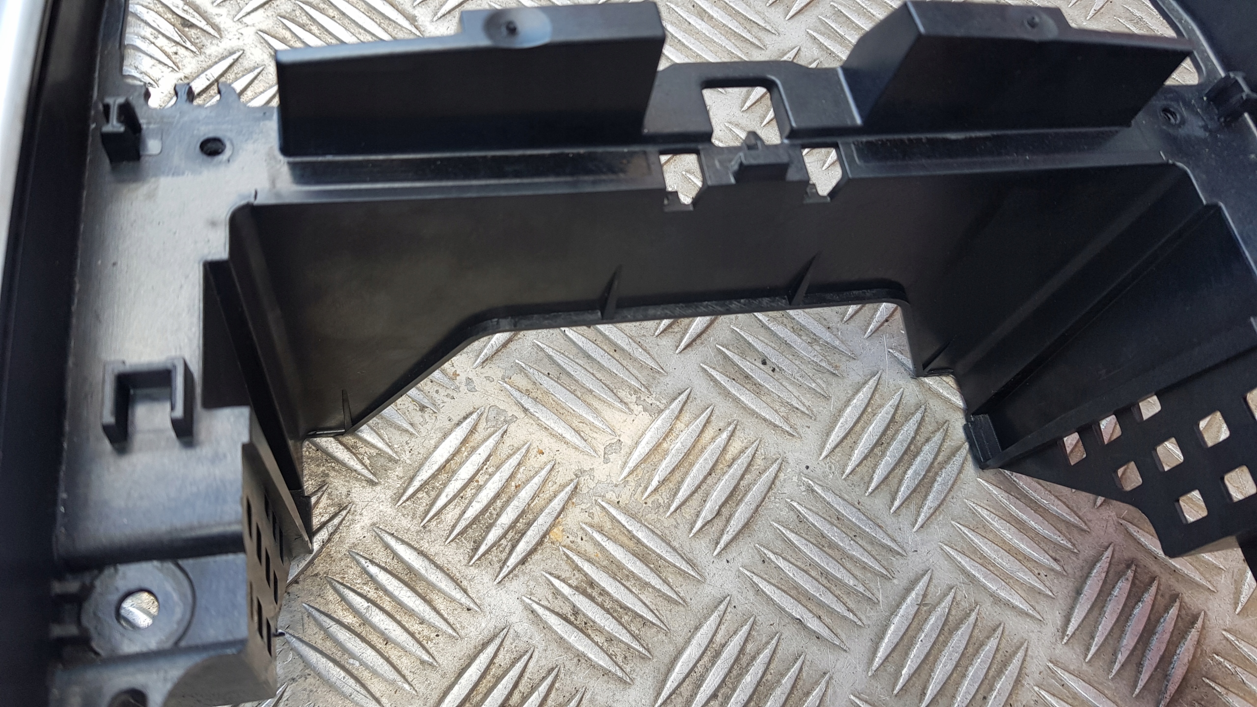 MERCEDES W169 frame central controls RADIA of the dashboard