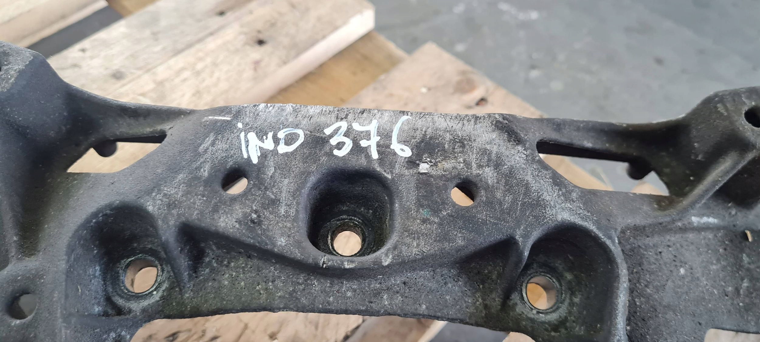 A4 B9 8W supporto staffa cambio ingranaggi 2.0 TDI 8W0399262AE A5 8W