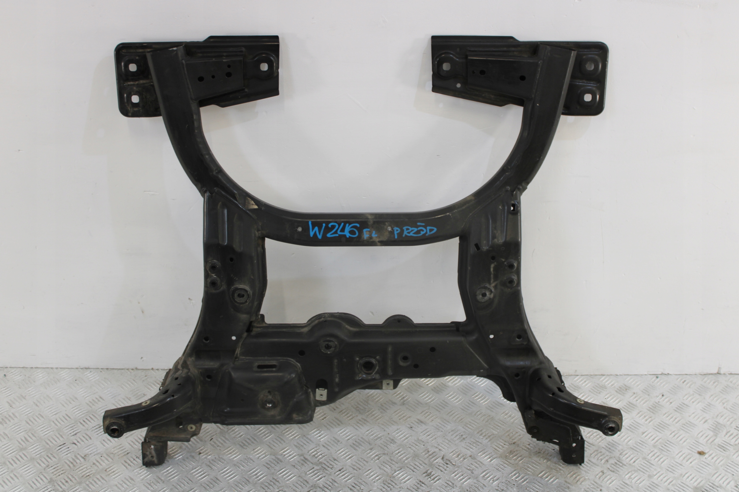 axle beam subframe axle beam front MERCEDES B-KLASA W246 LIFT AMG
