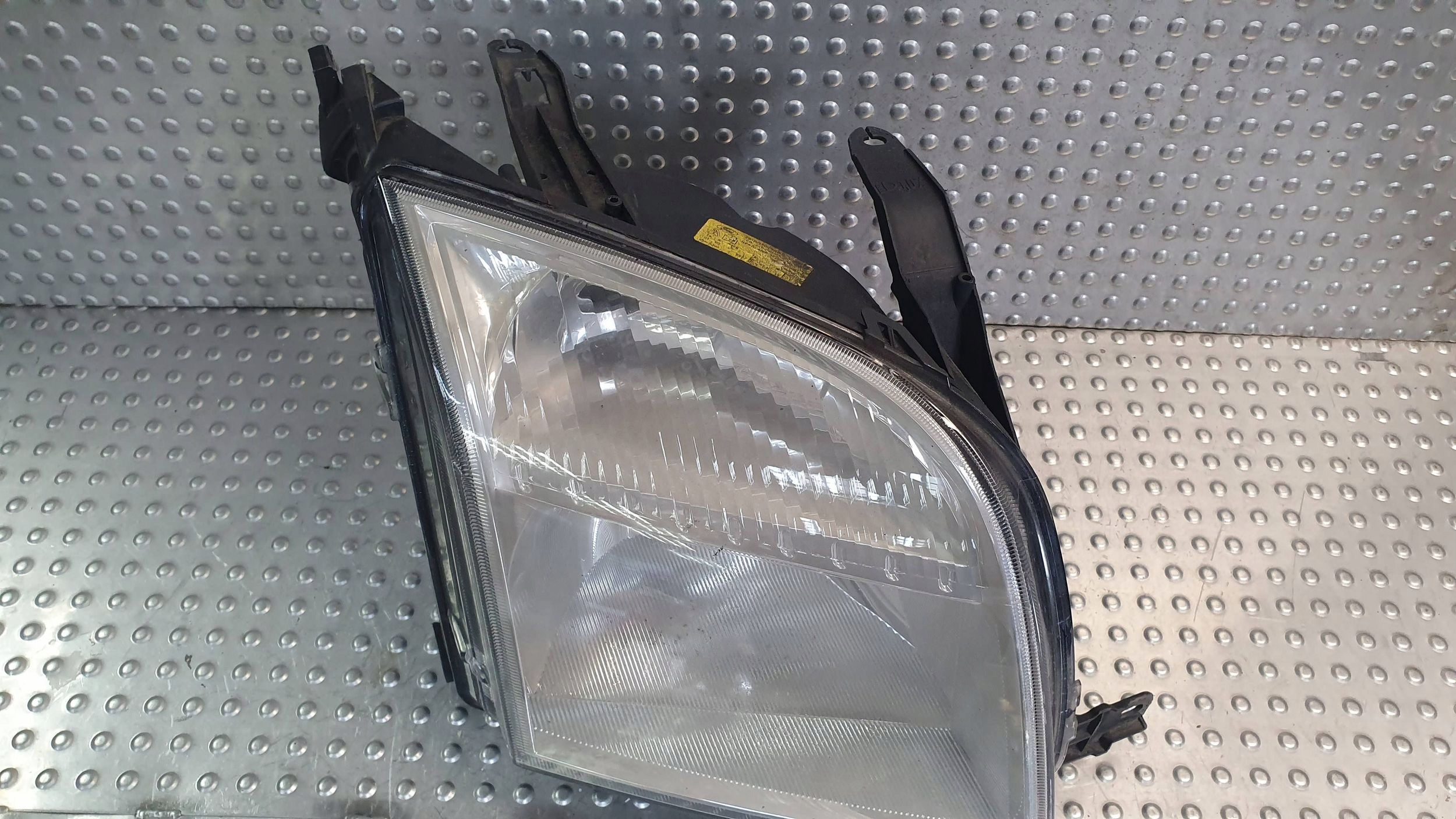 light front right FORD FUSION 2N1 02