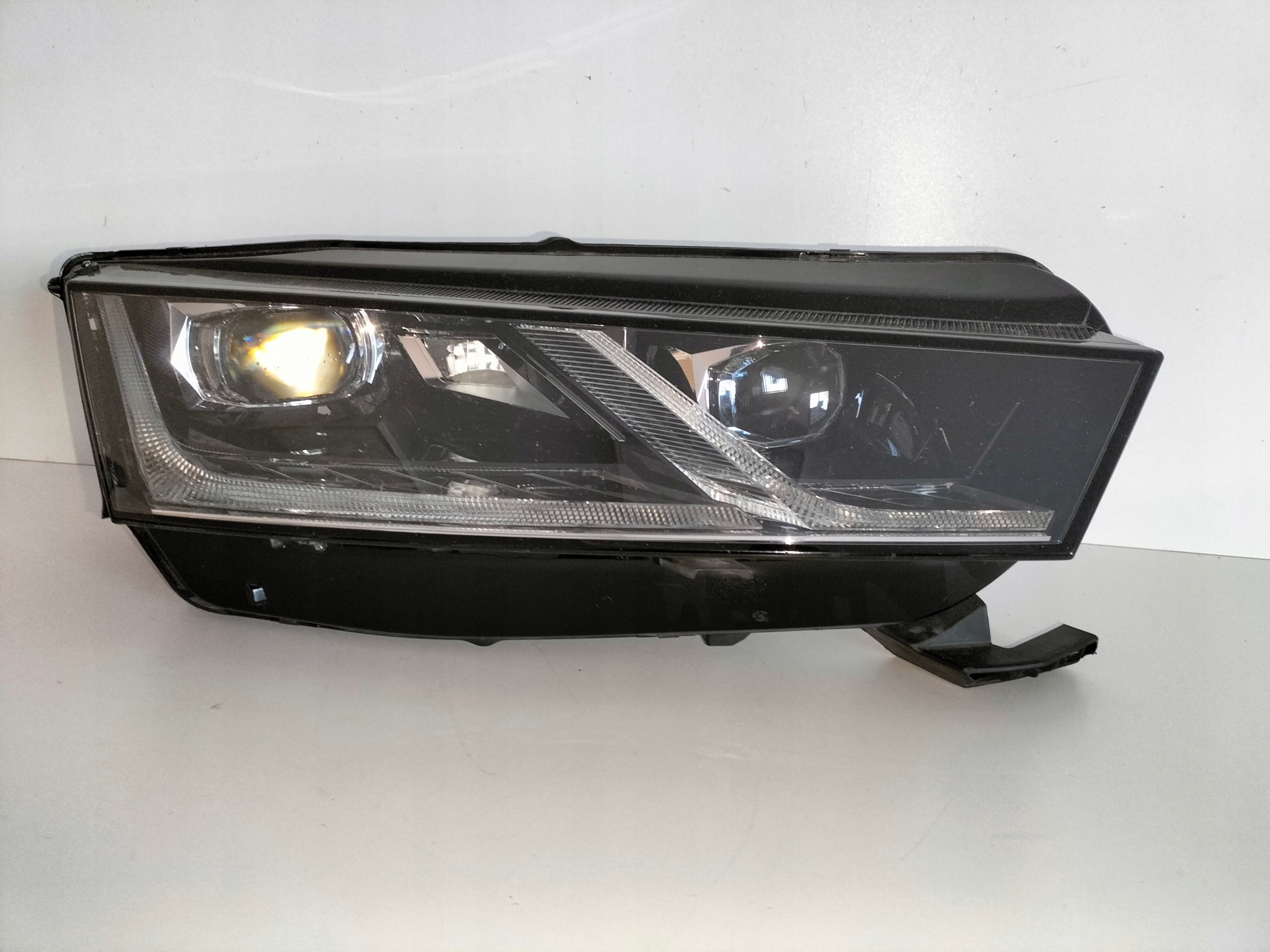 light front reflektor right SKODA OCTAVIA 4 IV 19- FULL LED
