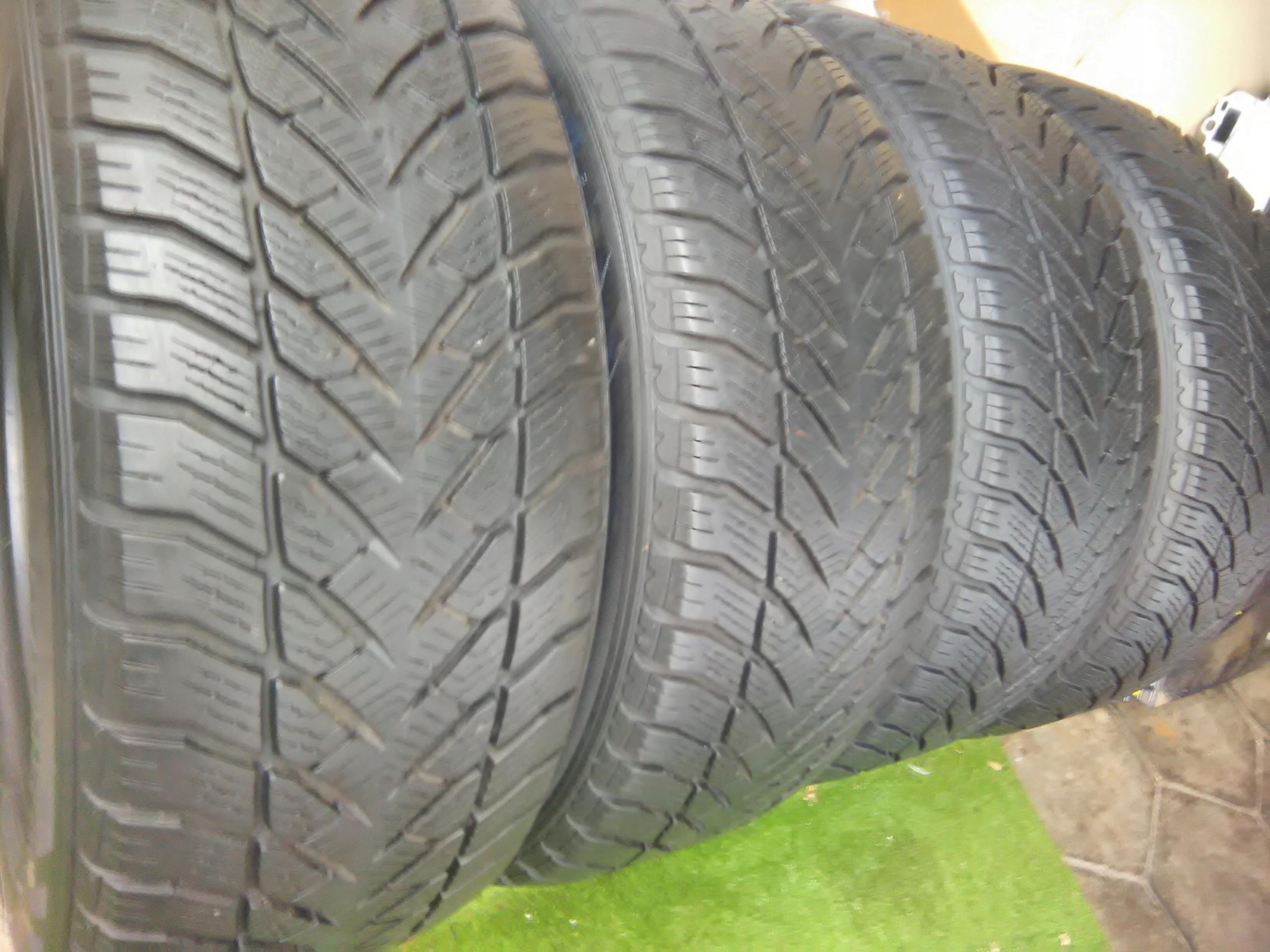 OPONY GOODYEAR ULTRA GRIP 255/55 R19 Szerokość opony 255 mm