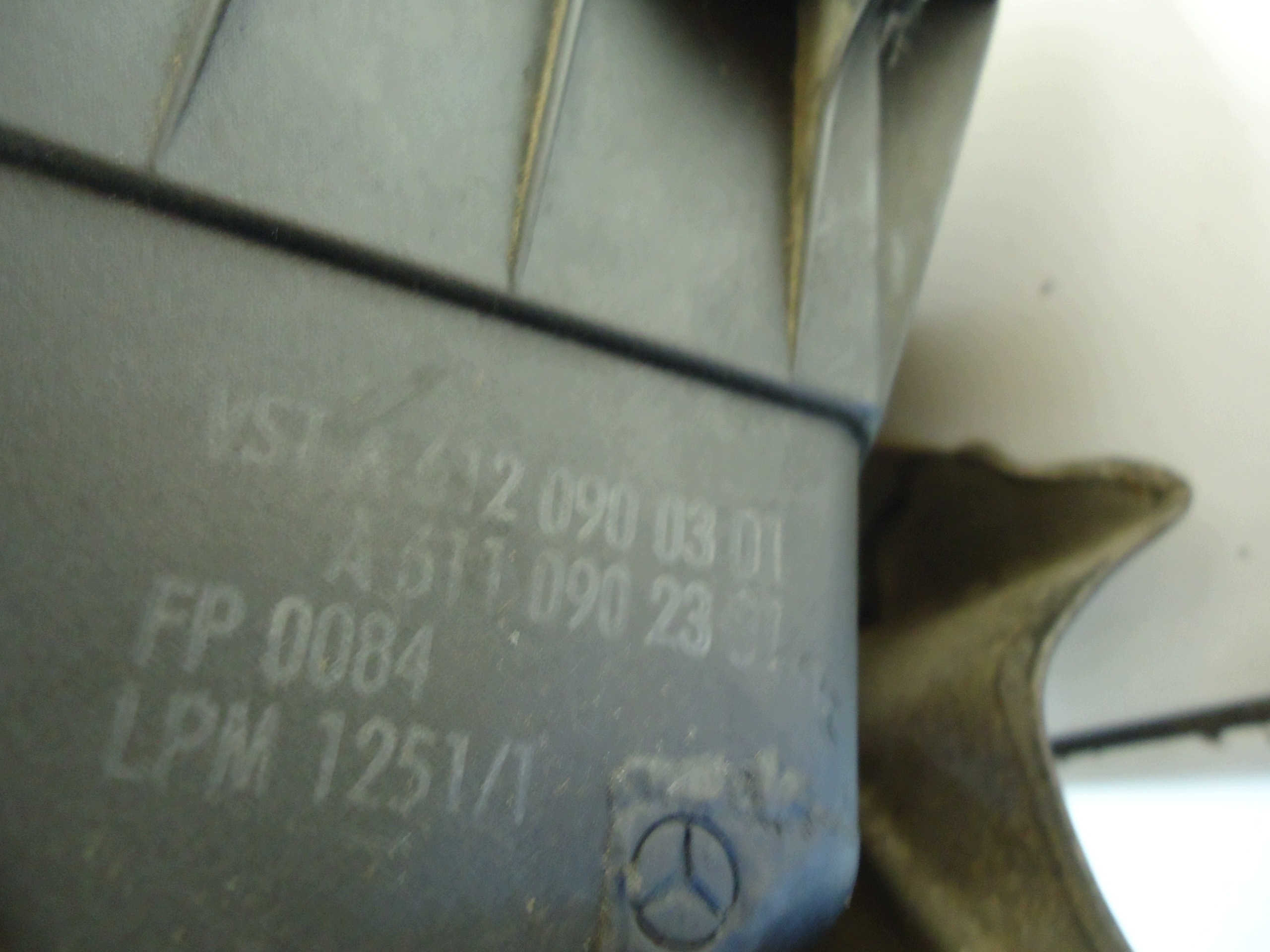 MERCEDES 2.7 CDI luftfiltergehäuse A6120900301