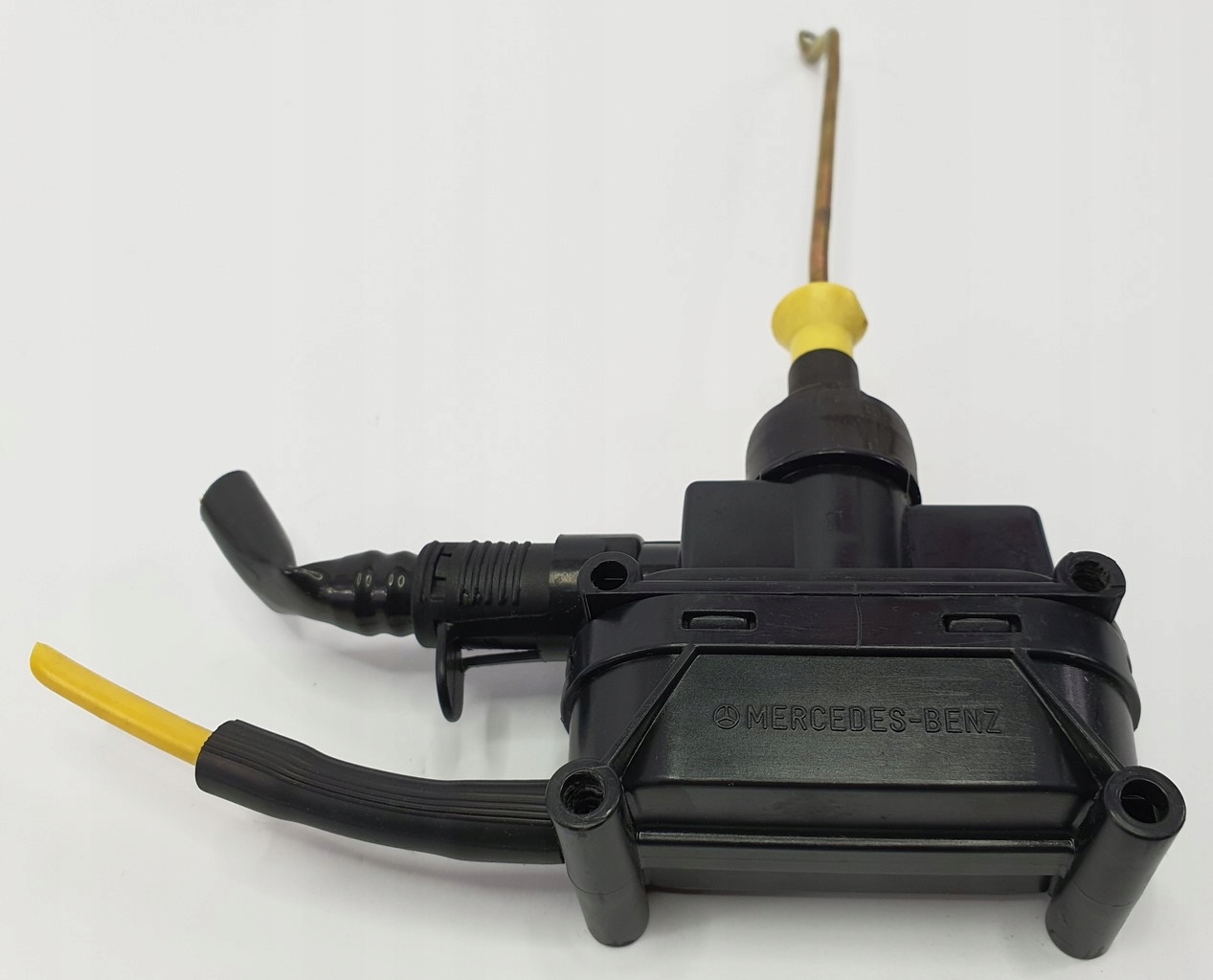 ZAWÓR PODCIŚNIENIA ZAMKA MERCEDES W126 SEC