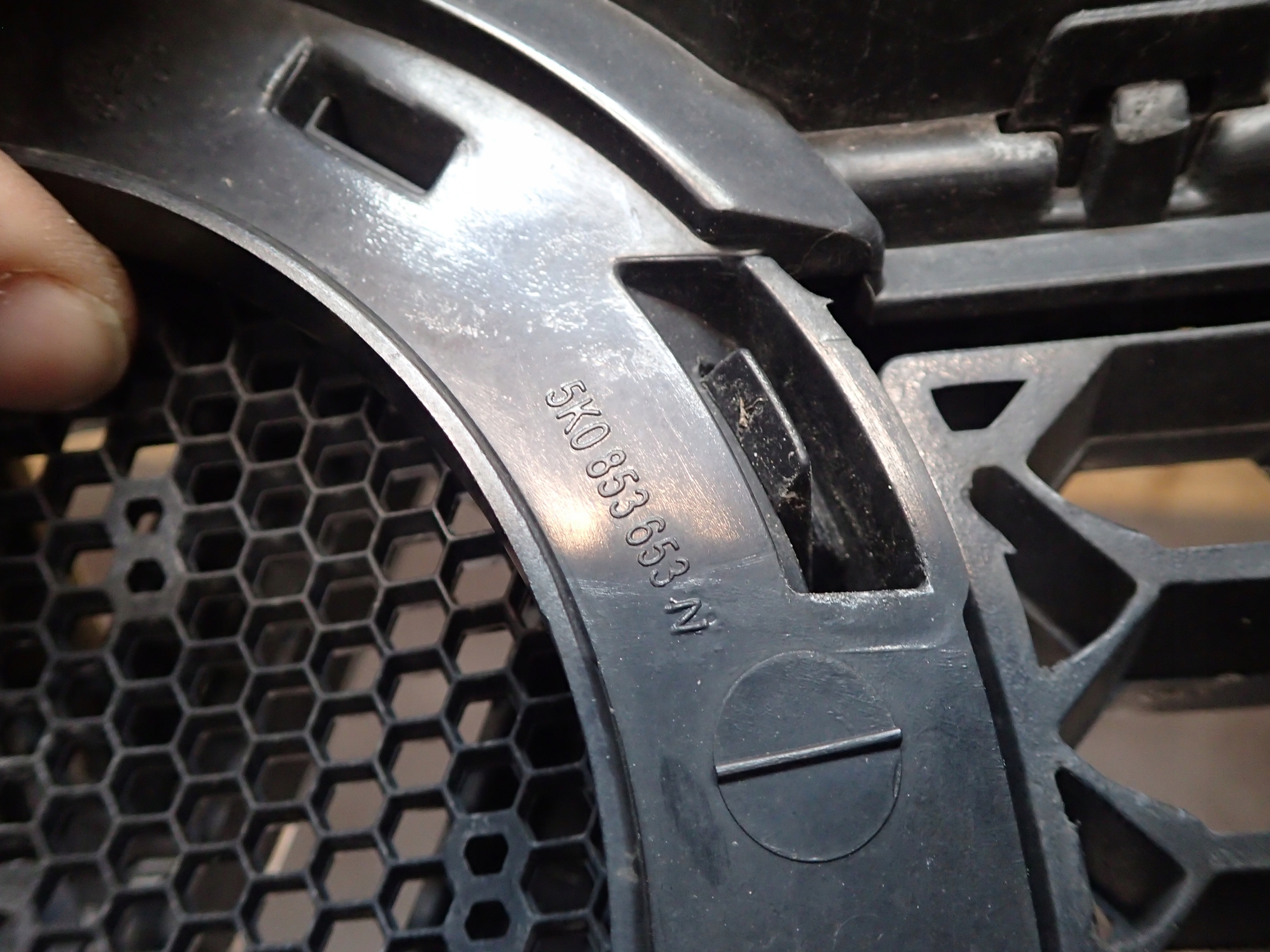 VW Golf V Kühlergrill FRONTGRILL Kühlergitter 5K0853653N - Thumbnail 4