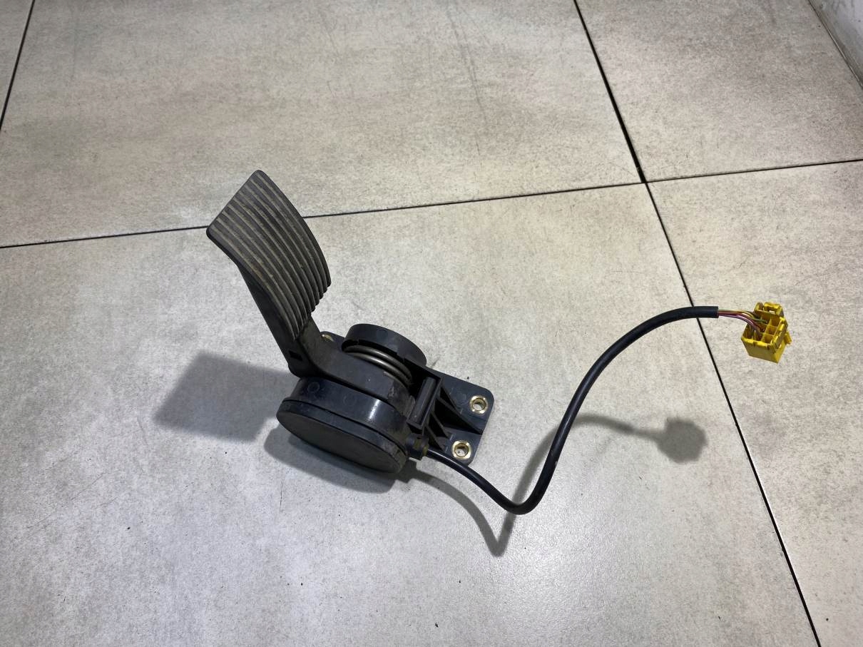 potentiometer Gas MERCEDES ATEGO 1017 A9703000304