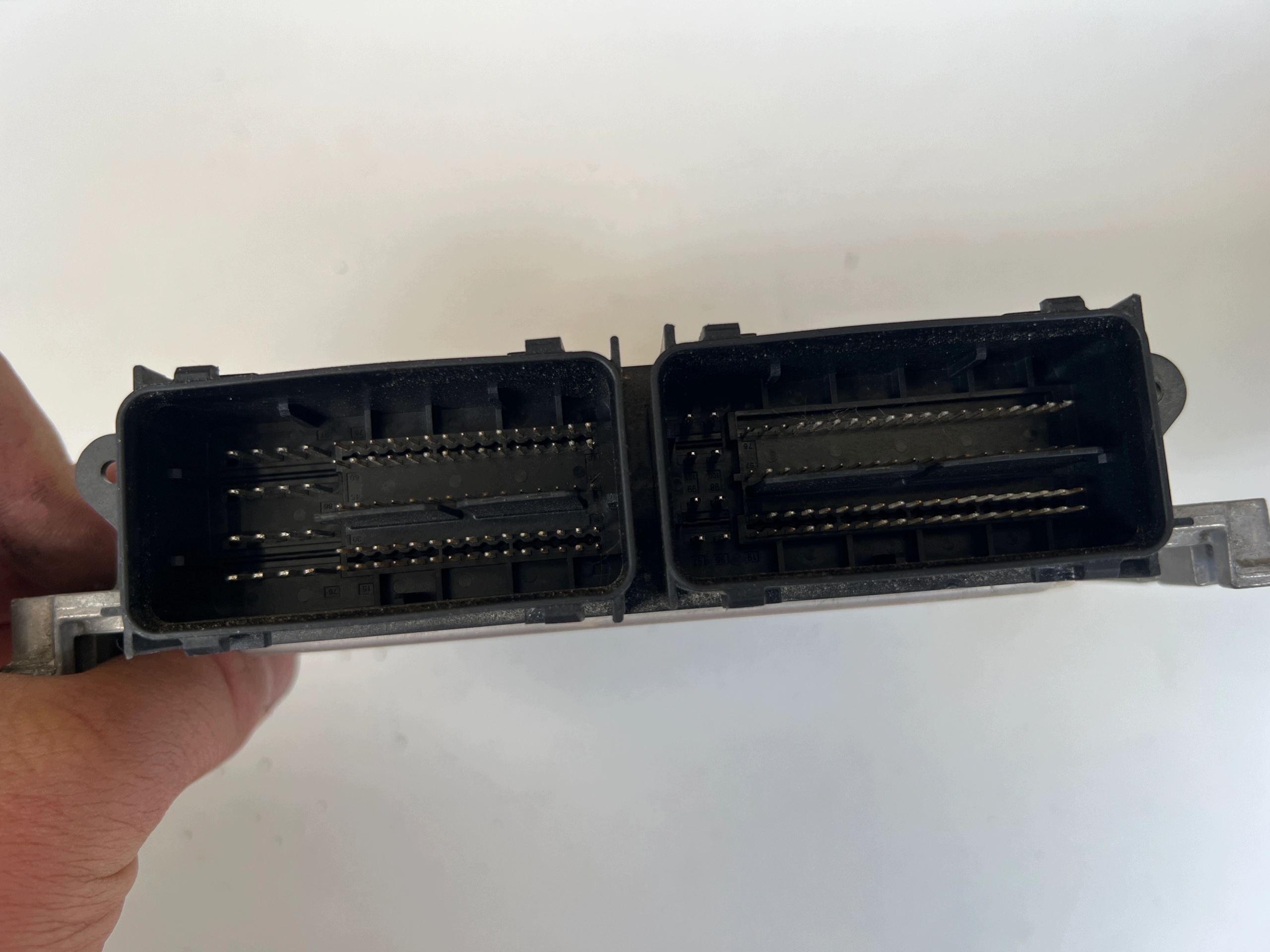 FORD TRANSIT COURIER MT71-12A650-AG HA6A-12B684-ACA 0281039193 computer