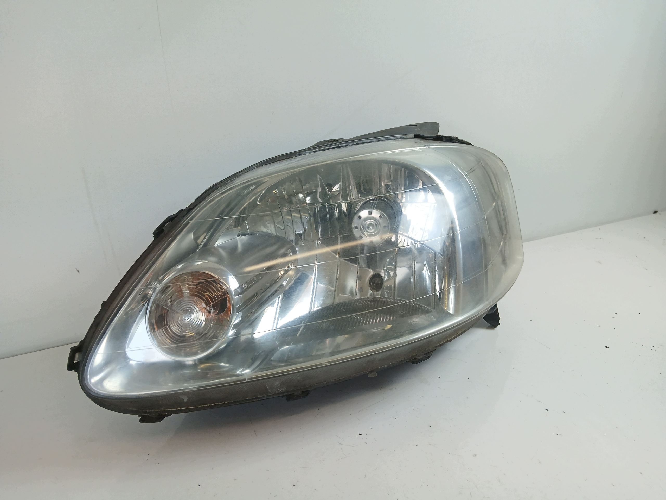 VW FOX Feux phare Gauche Avant