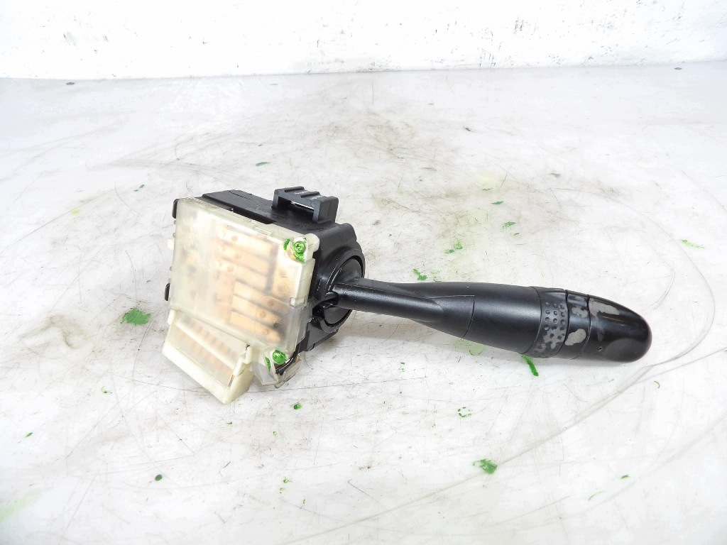 TOYOTA YARIS a ovladac směrovek 1736482