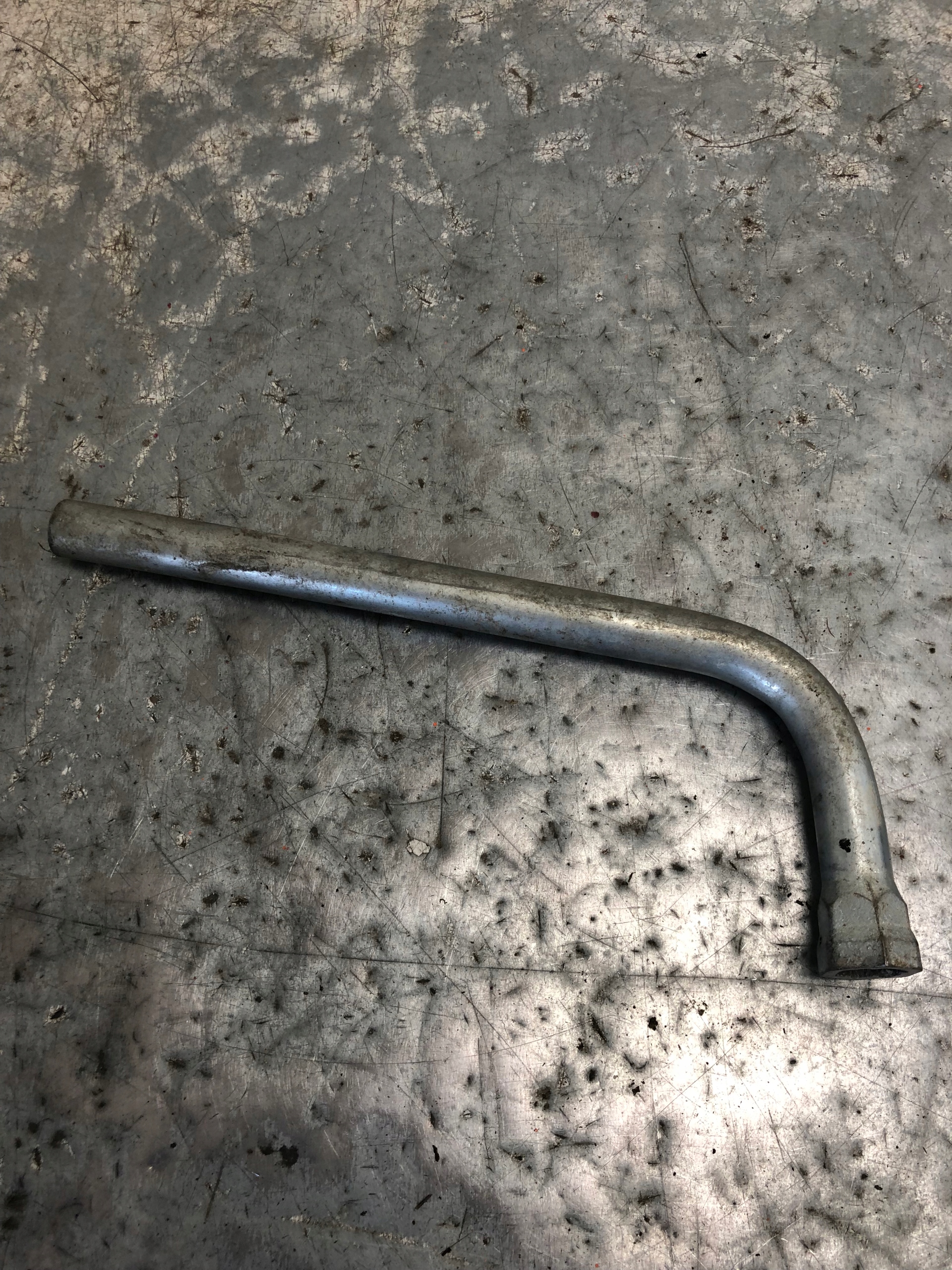 lock with key DO der Räder 17" VW SKODA AUDI 8N0012219