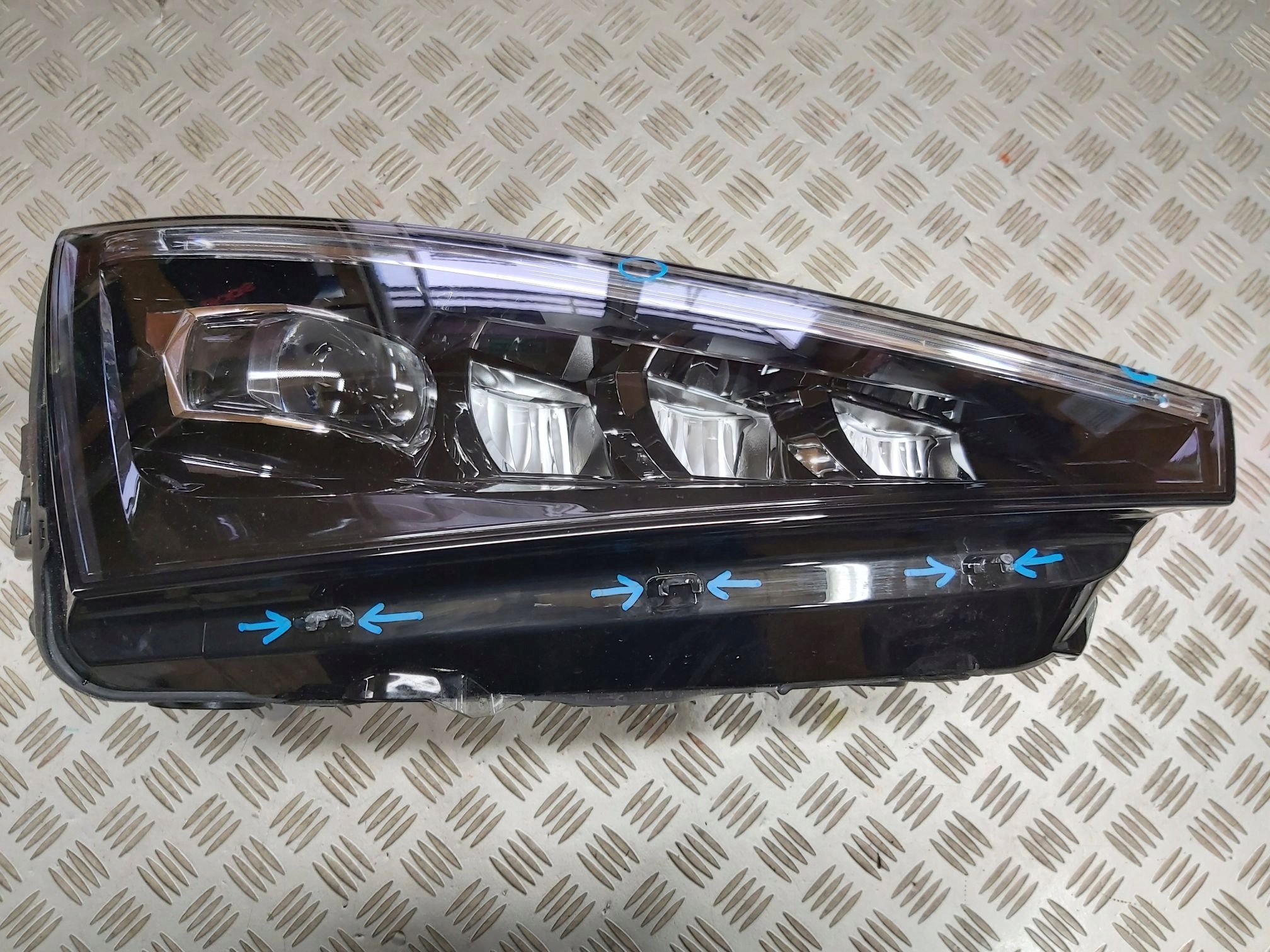 light right front FULL LED SKODA SCALA 19R->