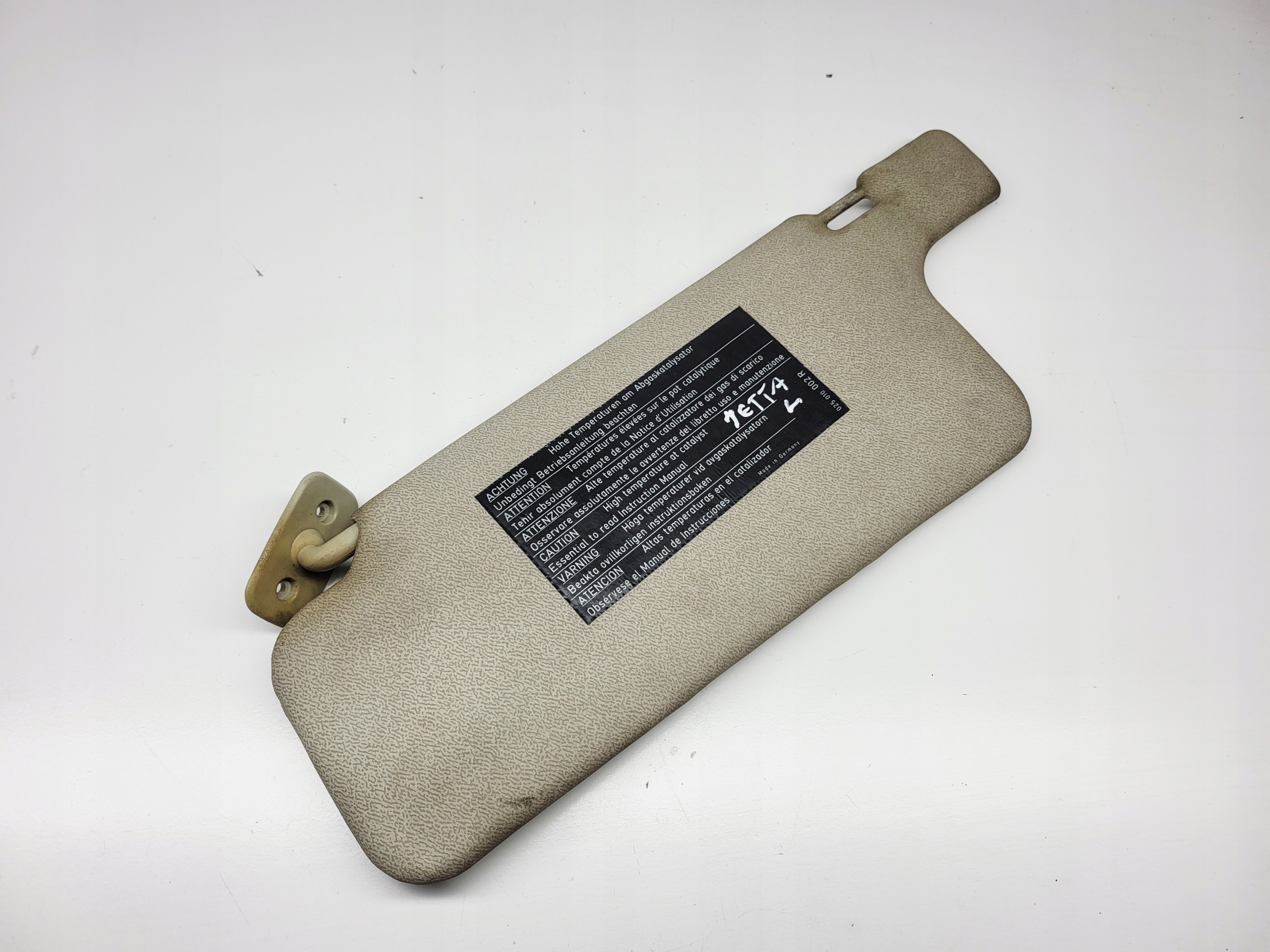visor cover PRZECIWSLONECZNA VW Jetta MK1 025010002R