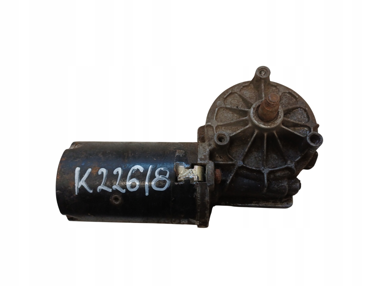 MERCEDES W124 84- SILNICZEK WYCIERACZEK PRZÓD 1248208942