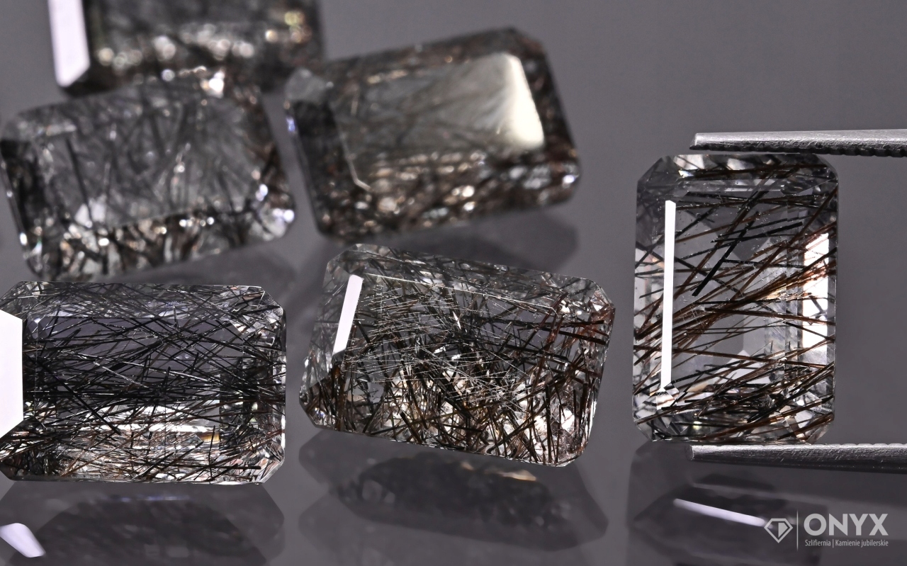 Křemen s turmalínem A fazetovaný oktagon 12x8 mm