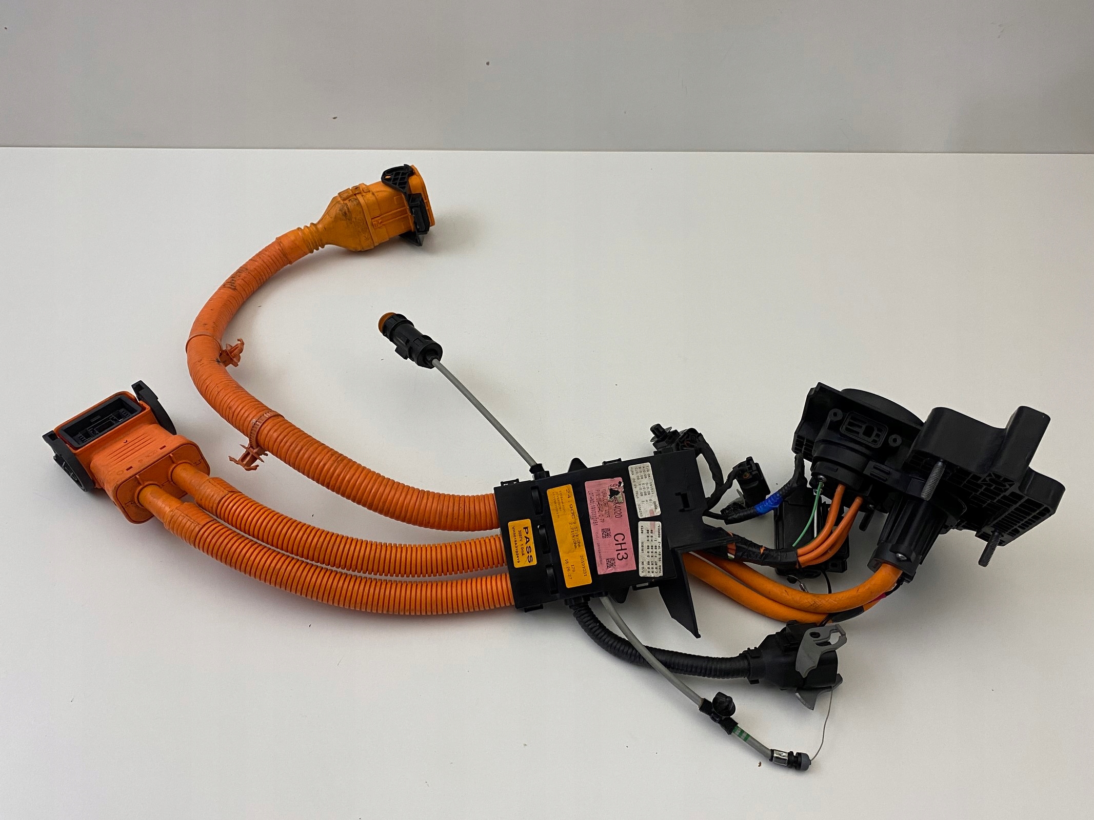 91684-k4020 - HYUNDAI KONA ЕЛЕКТРИЧНИЙ КАБЕЛЬ РОЗ'ЄМ ДЛЯ ЗАРЯДКИ