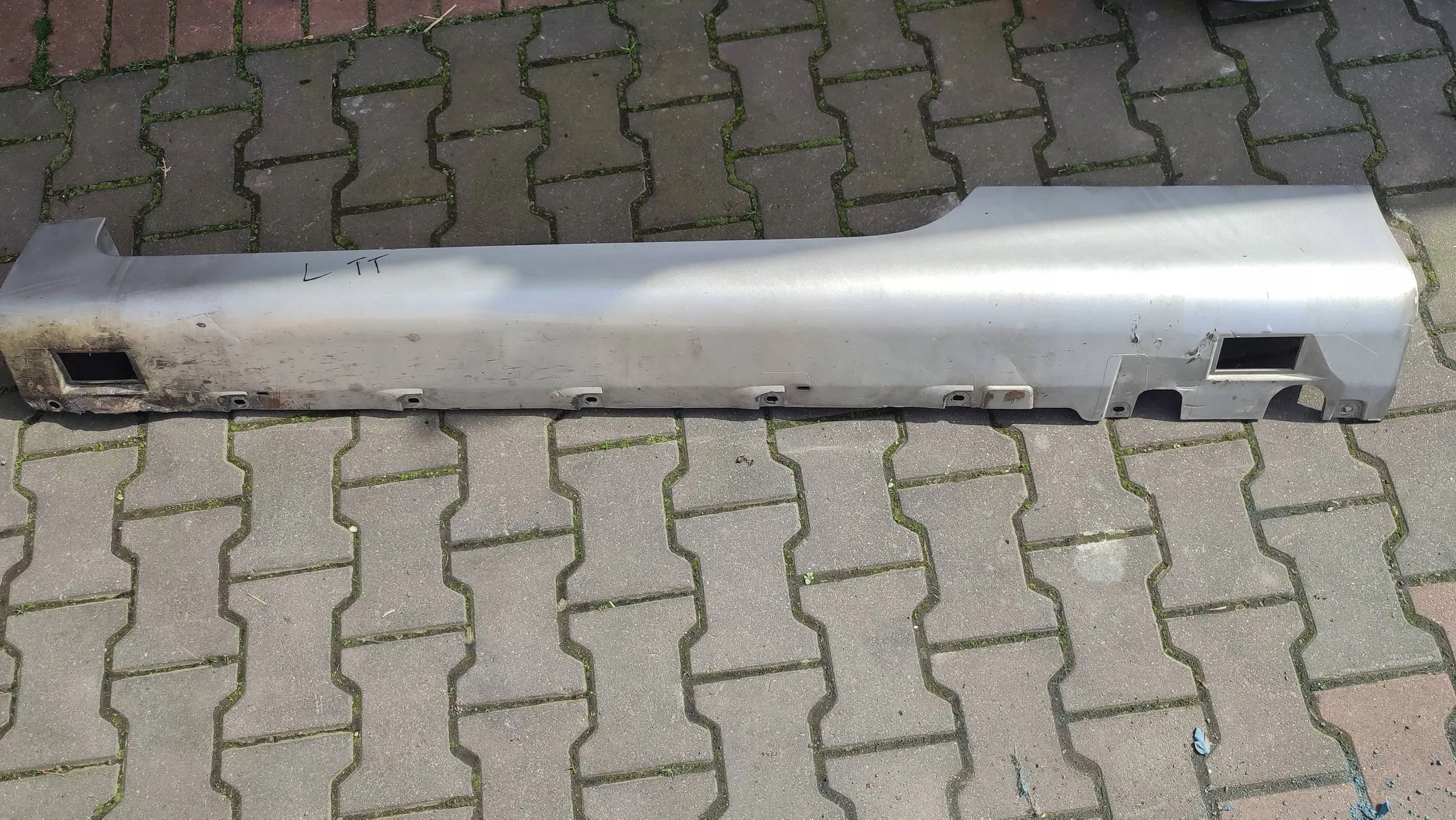 Audi TT TTS Mk2 2013 moulding threshold left