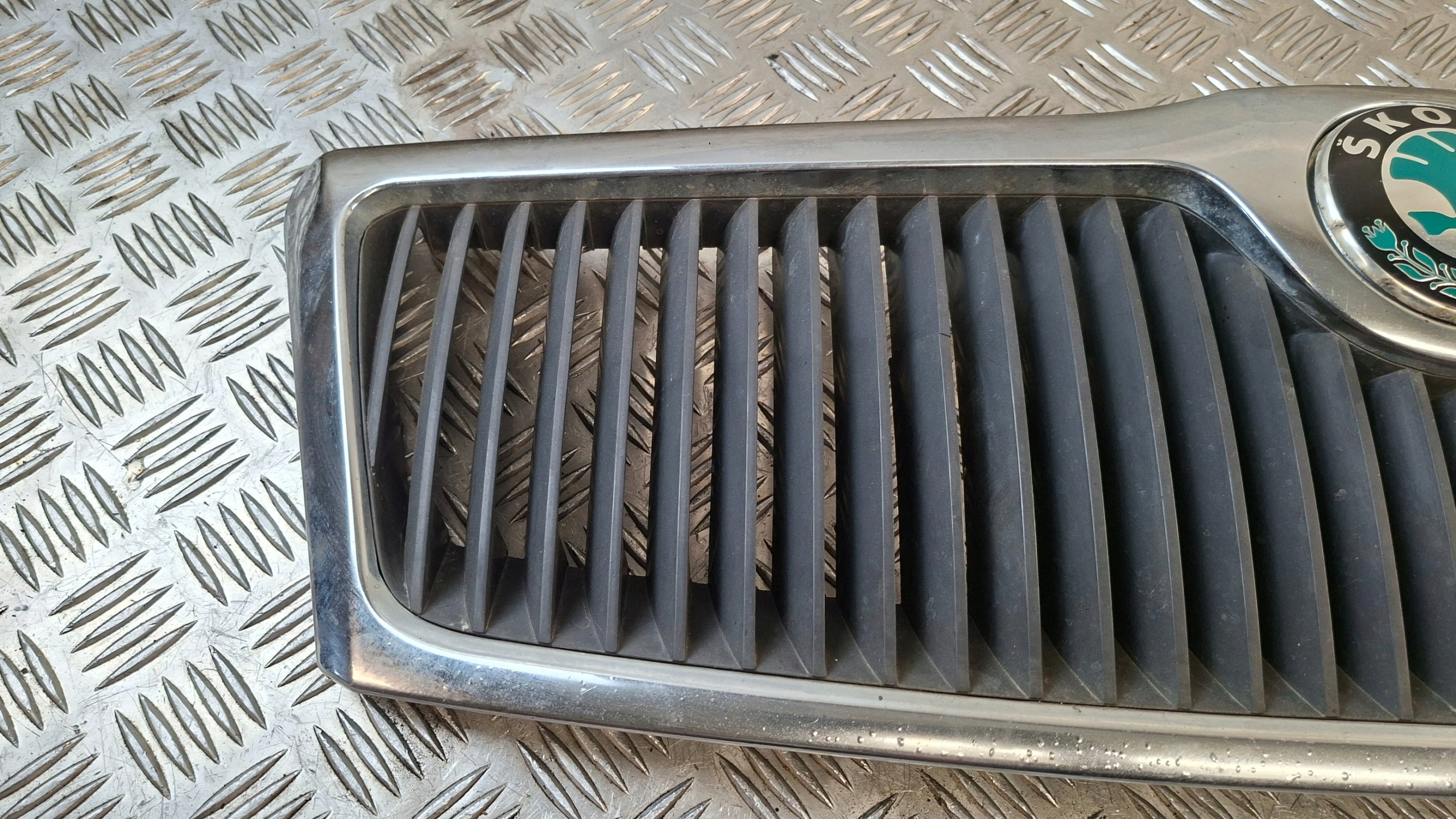 Grill Grill SKODA OCTAVIA II