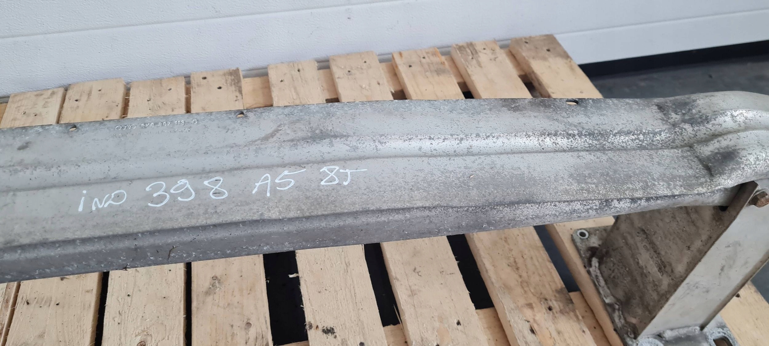 A5 8T LIFT bumper support front STREFY left right 8K0807113D A4 B8 S4