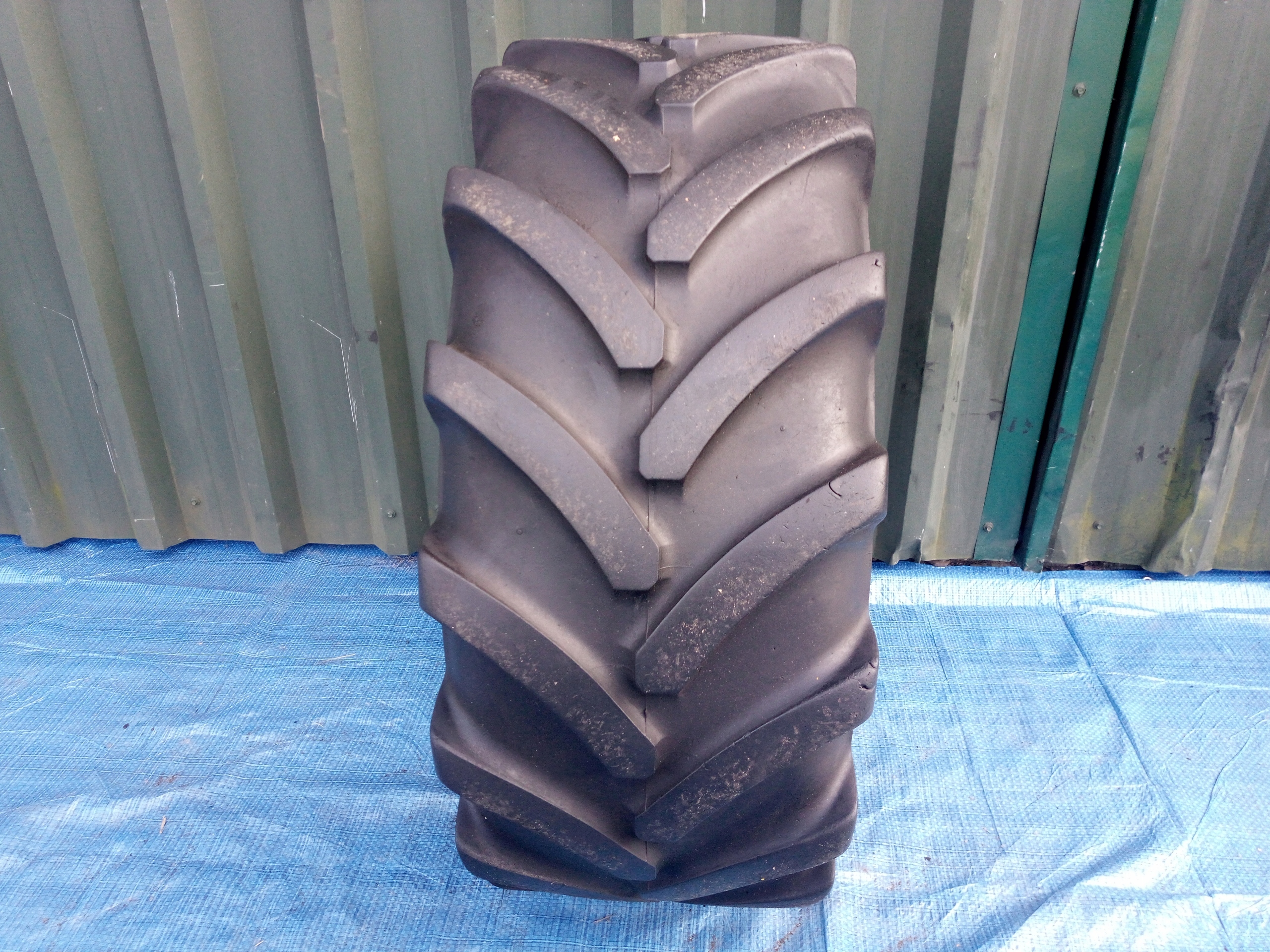 ШИНИ MICHELIN 320 65 R - 18 320/65 XM 108