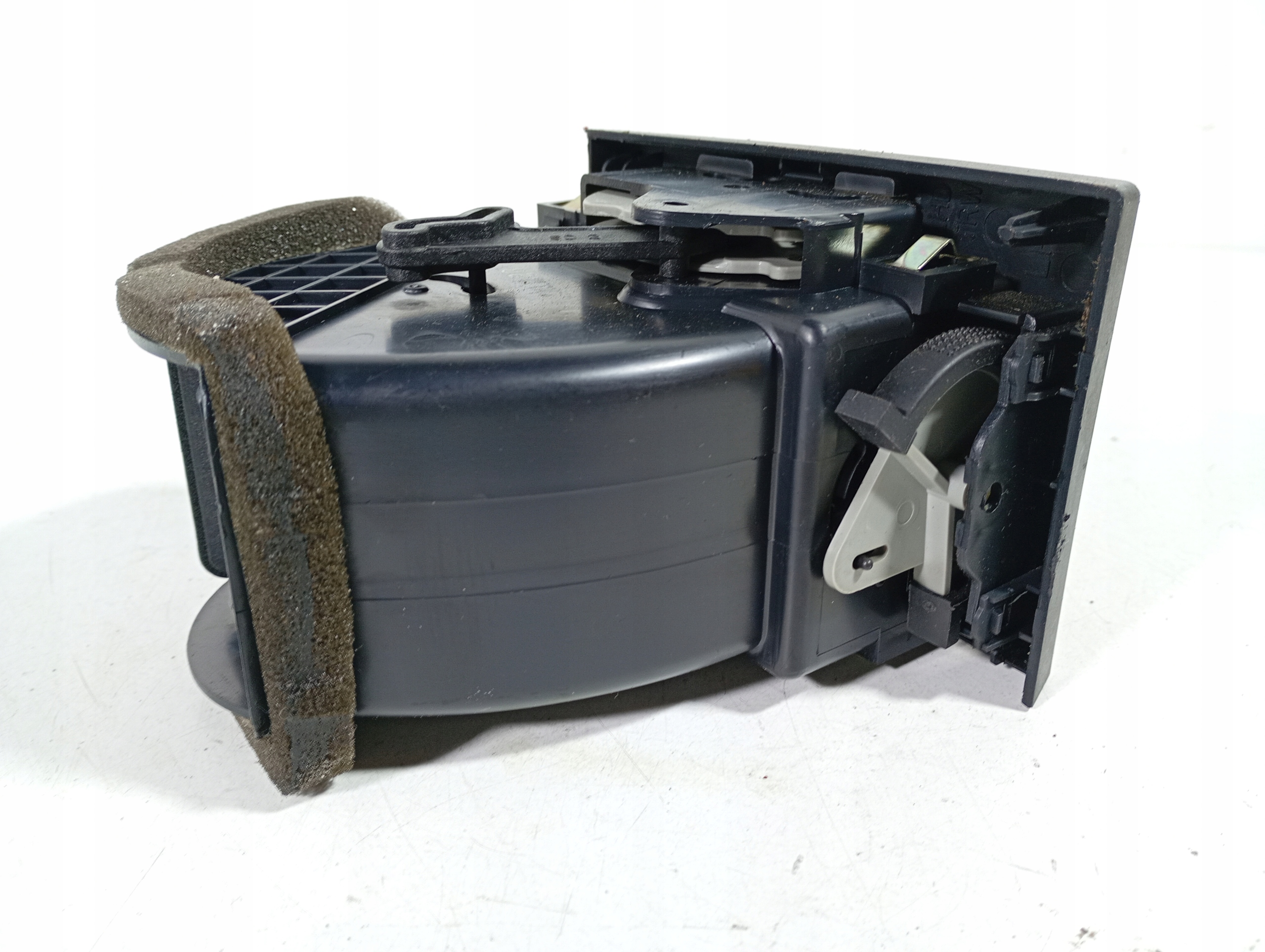 Hyundai Getz 02-11 grid air conditioning devices air left driver´s