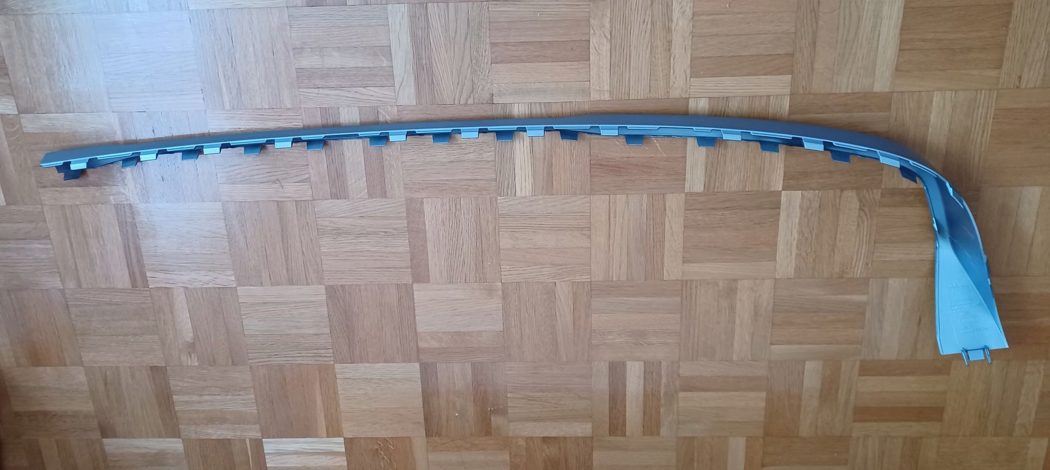 lišta nárazníku záď AUDI Q2 81A853841