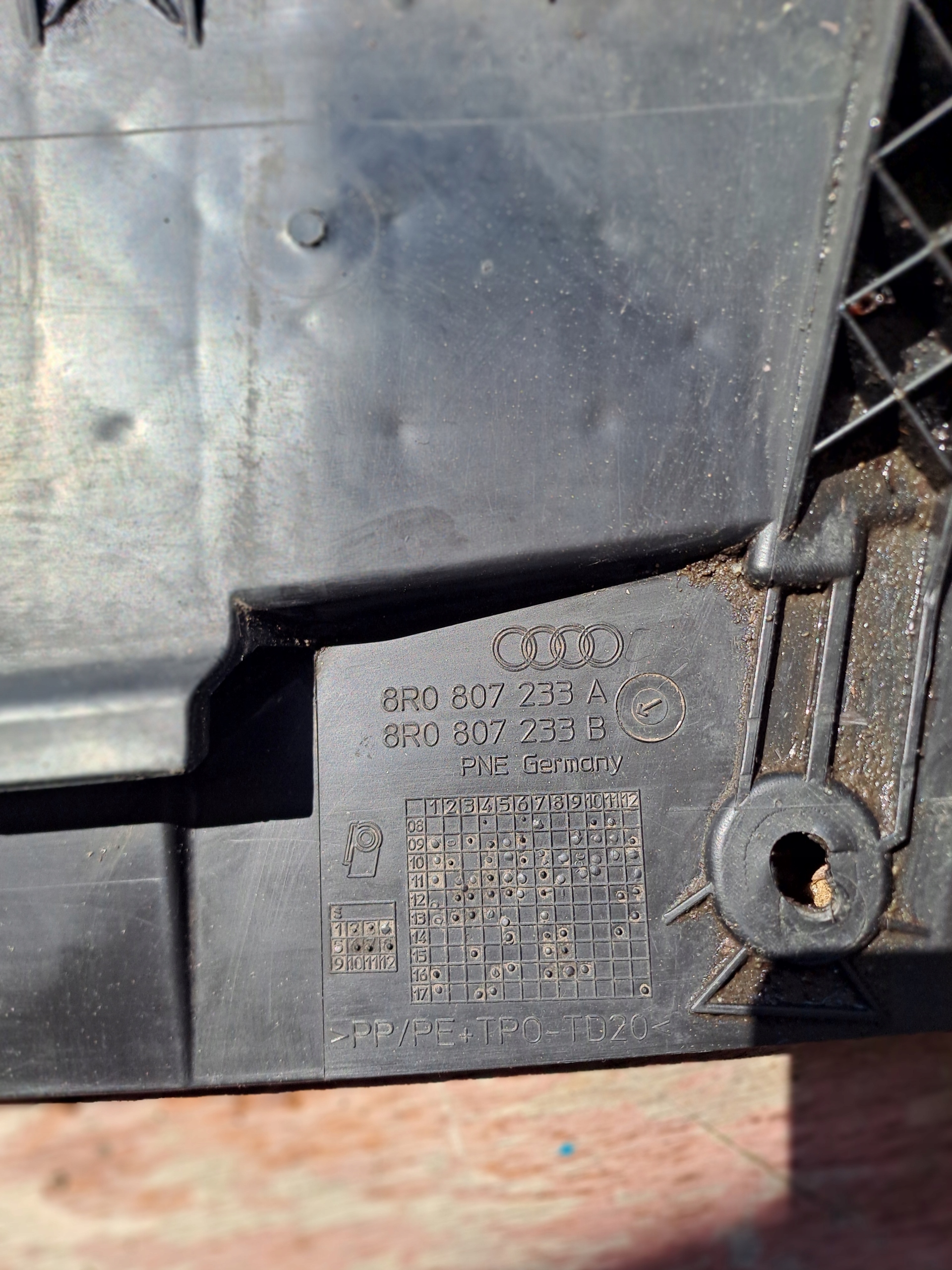 BLENDE ABDECKUNG ABDECKUNG UNTER STOSSSTANGE AUDI Q5 8R 8R0807233B