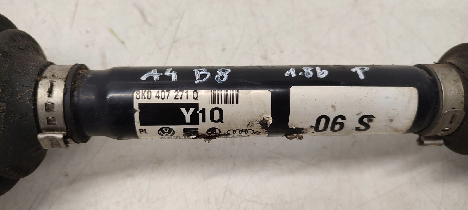 semi-axis short. Audi A4 B8 1,8 TFSI