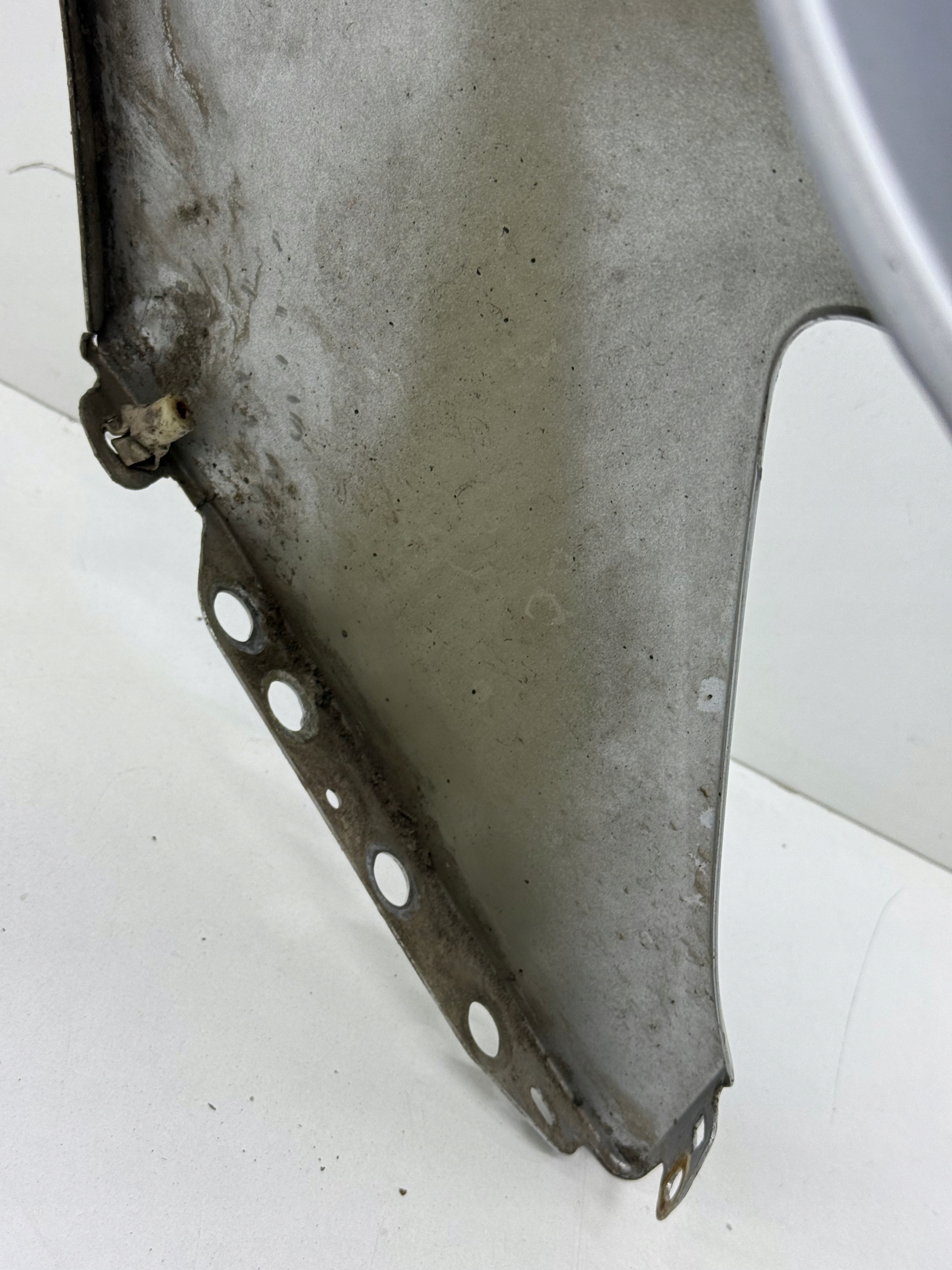 AUDI A6 S6 C7 fender left front colour LX7W SREBRNY original