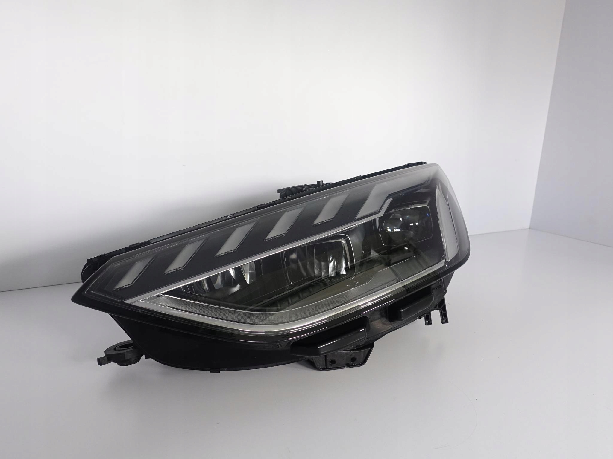 AUDI A4 S4 B9 8W0 LIFT 19- FULL LED MATRIX left EU