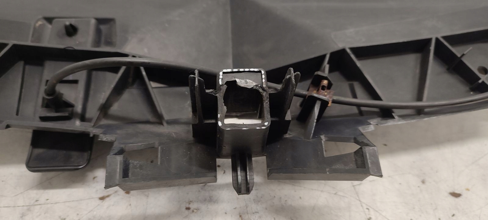 kryt stěny předního Citroen C6 2,7 HDI