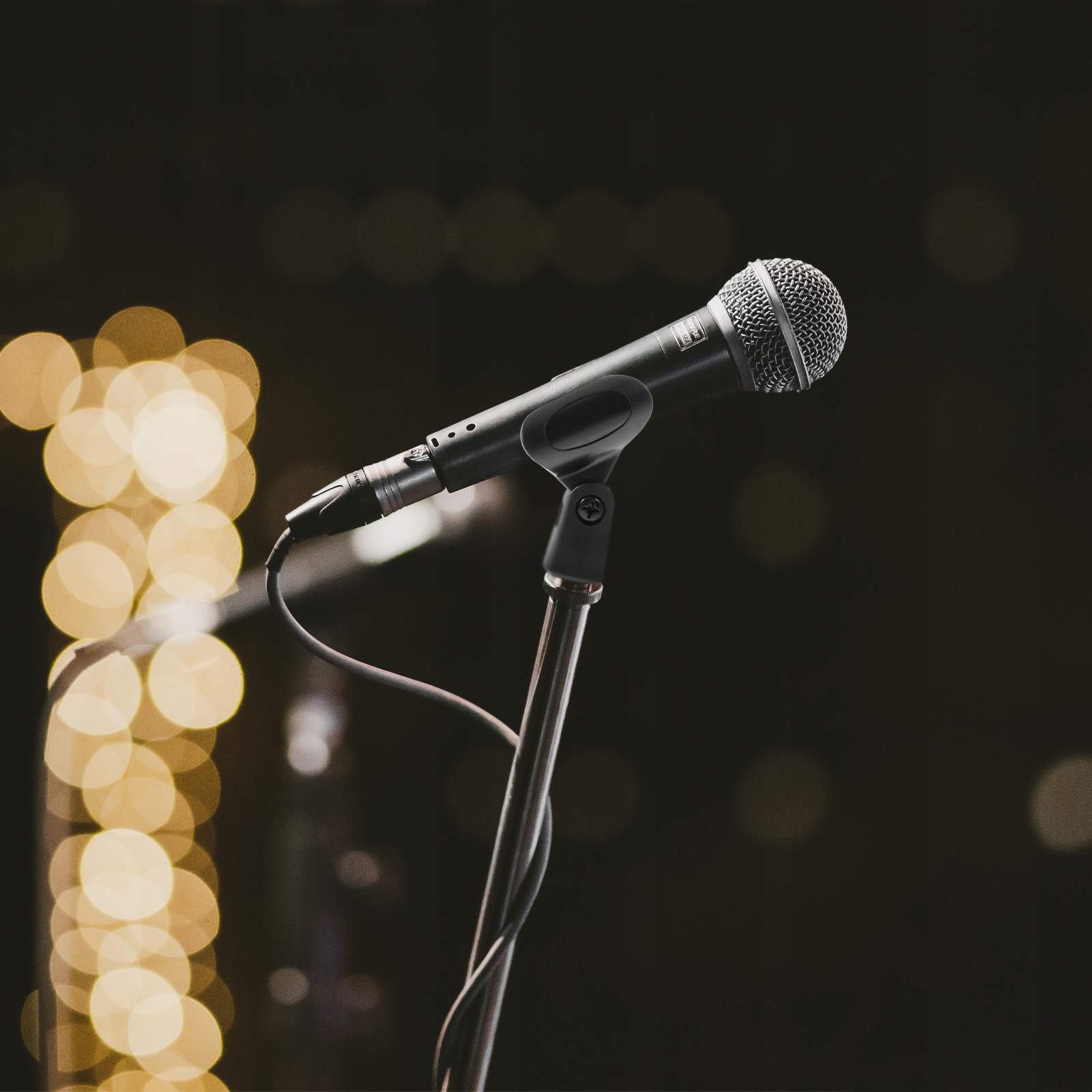 UCHWYT BEZPRZEWODOWY DO MIKROFONU 5 ZESTAWÓW Model 39127473