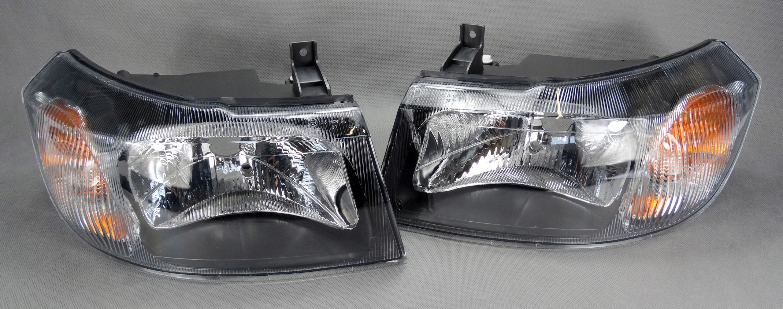 KOMPLET REFLEKTORÓW FORD TRANSIT 00-06 LAMPY PRZÓD Strona zabudowy lewe + prawe