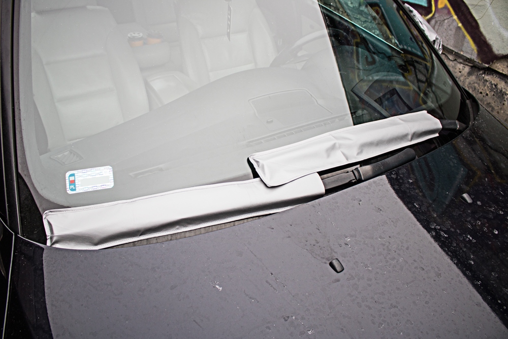 POKROWIEC OSŁONY NA WYCIERACZKI PRZECIWSZRONOWE POKROWCE PRZED MROZEM Rodzaj maty na szyby