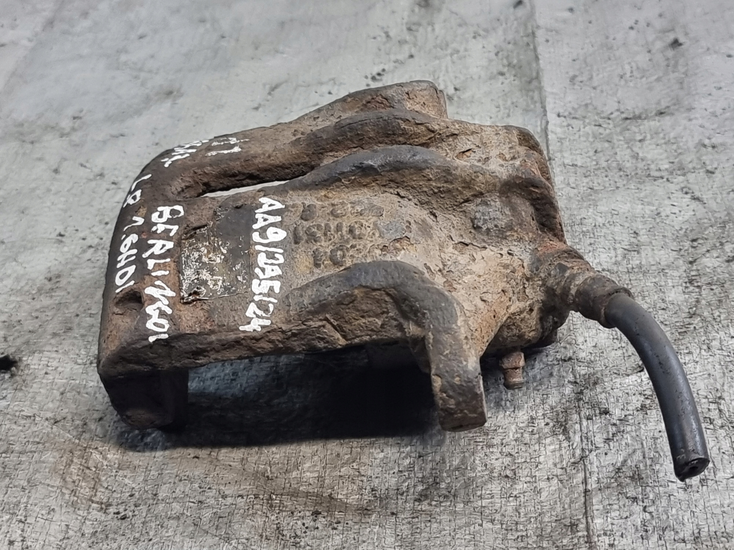 caliper brake left front CITROEN BERLINGO and FL 1.6 HDI 55kW 07r