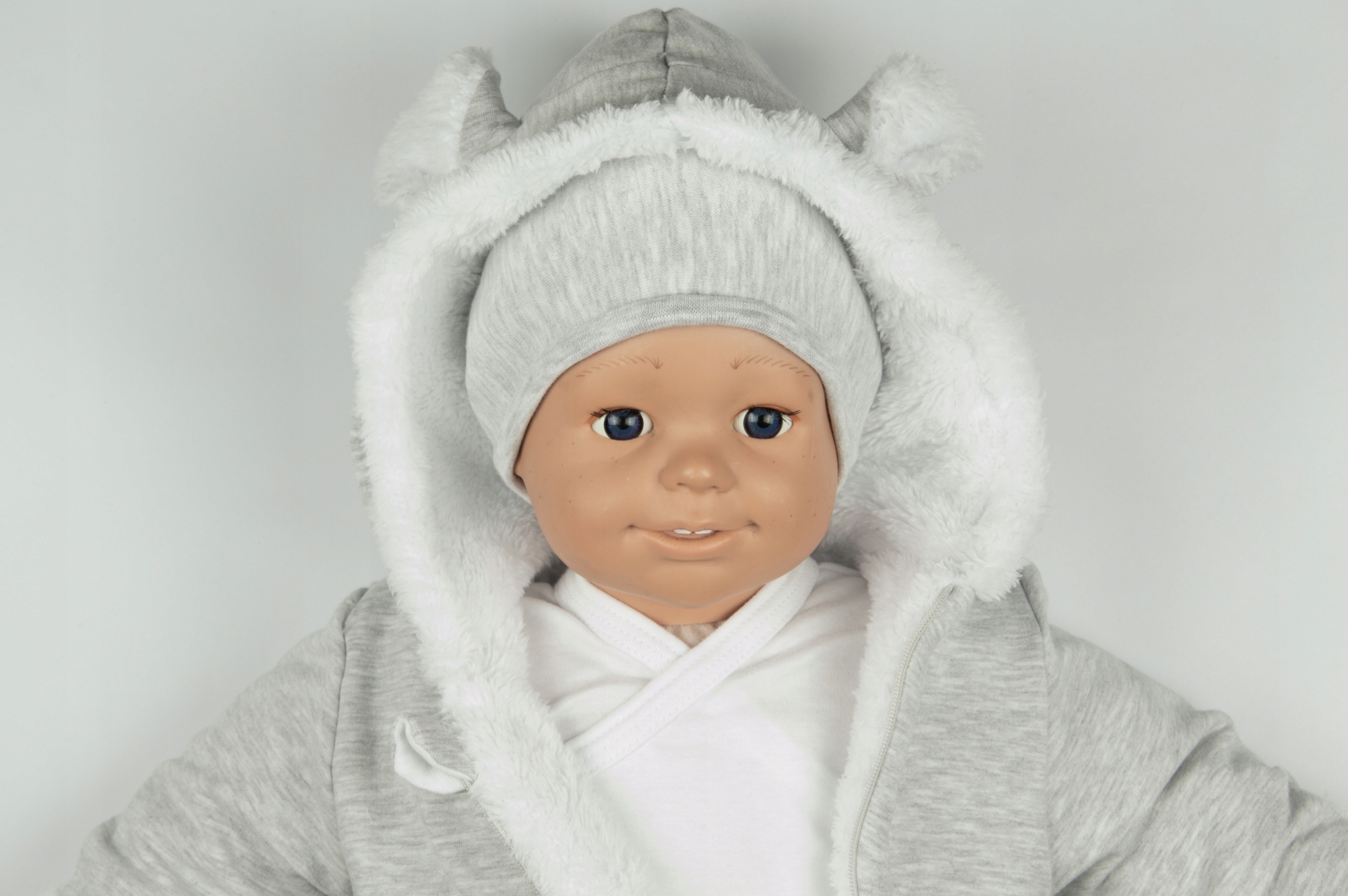 KOMBINEZON PAJAC ocieplany Z CZAPKĄ 68 z futerkiem Cechy dodatkowe kaptur