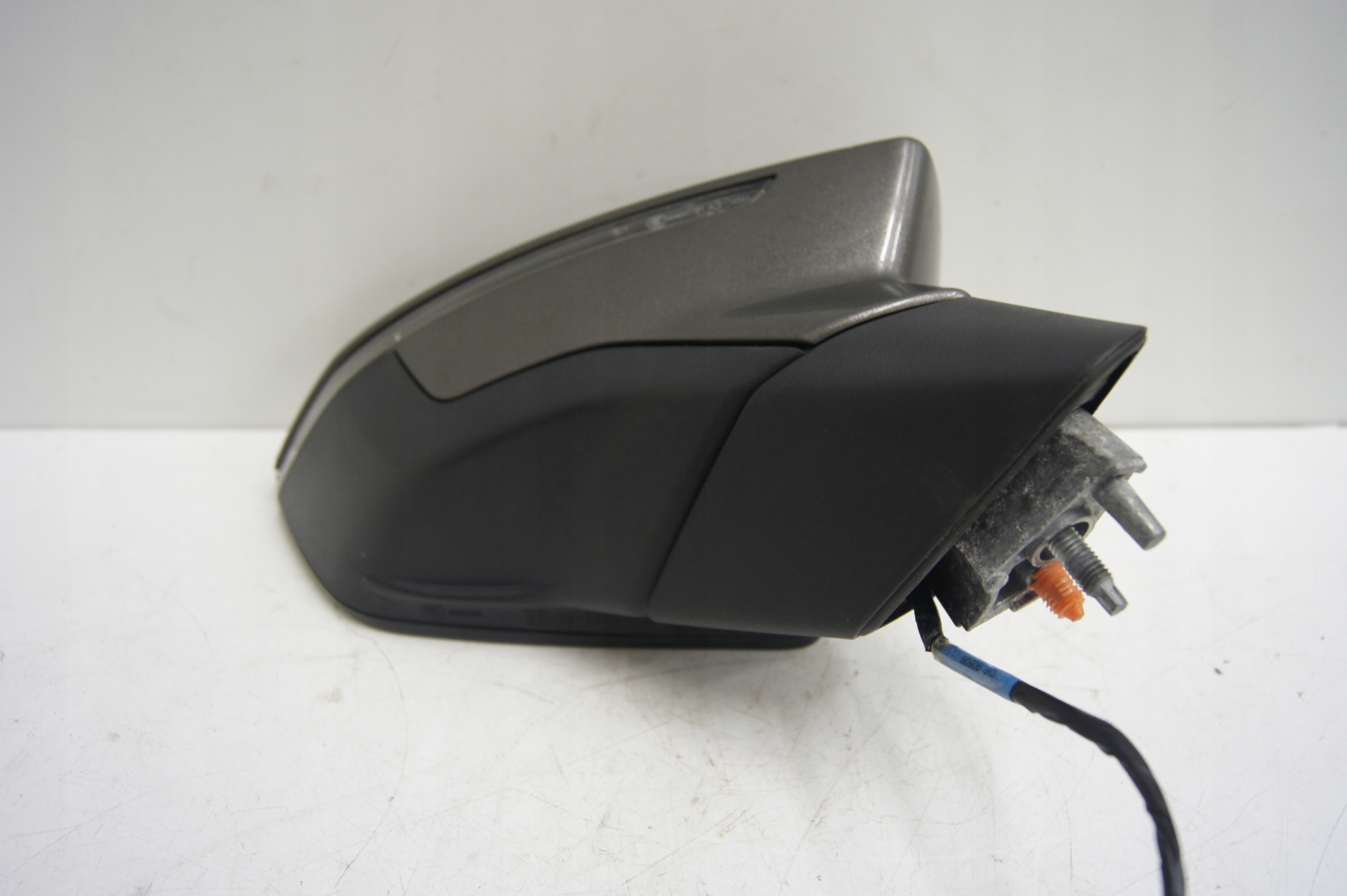 Leon III зеркало LS7K 6pin правое