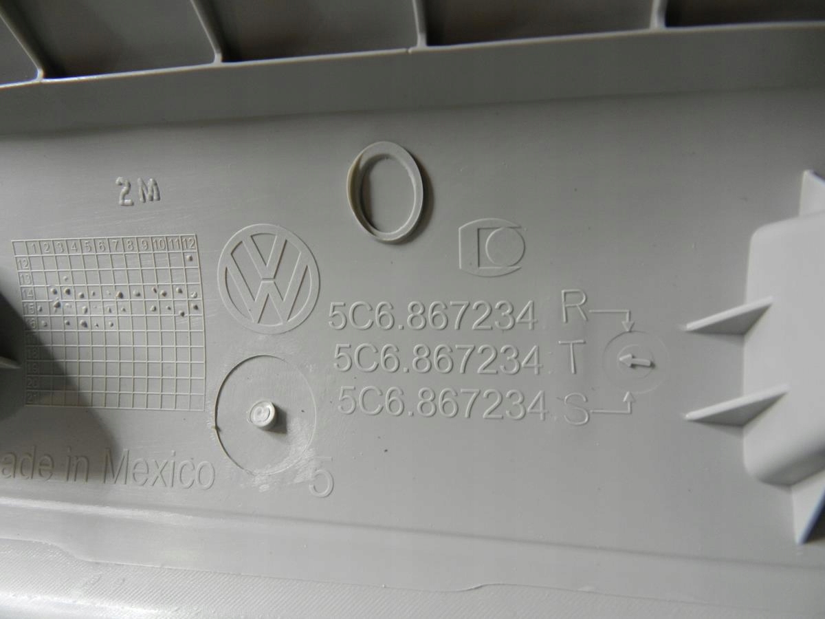VW JETTA 5C Blende Abdeckung SLUPKA rechts 5C6867234T