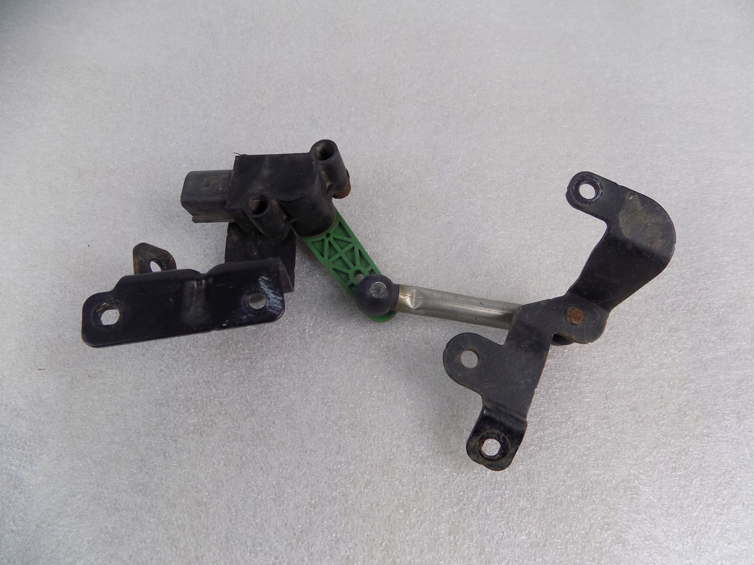 ДАТЧИК ВЫРАВНИВАНИЯ VW PASSAT CC 3C0941307A